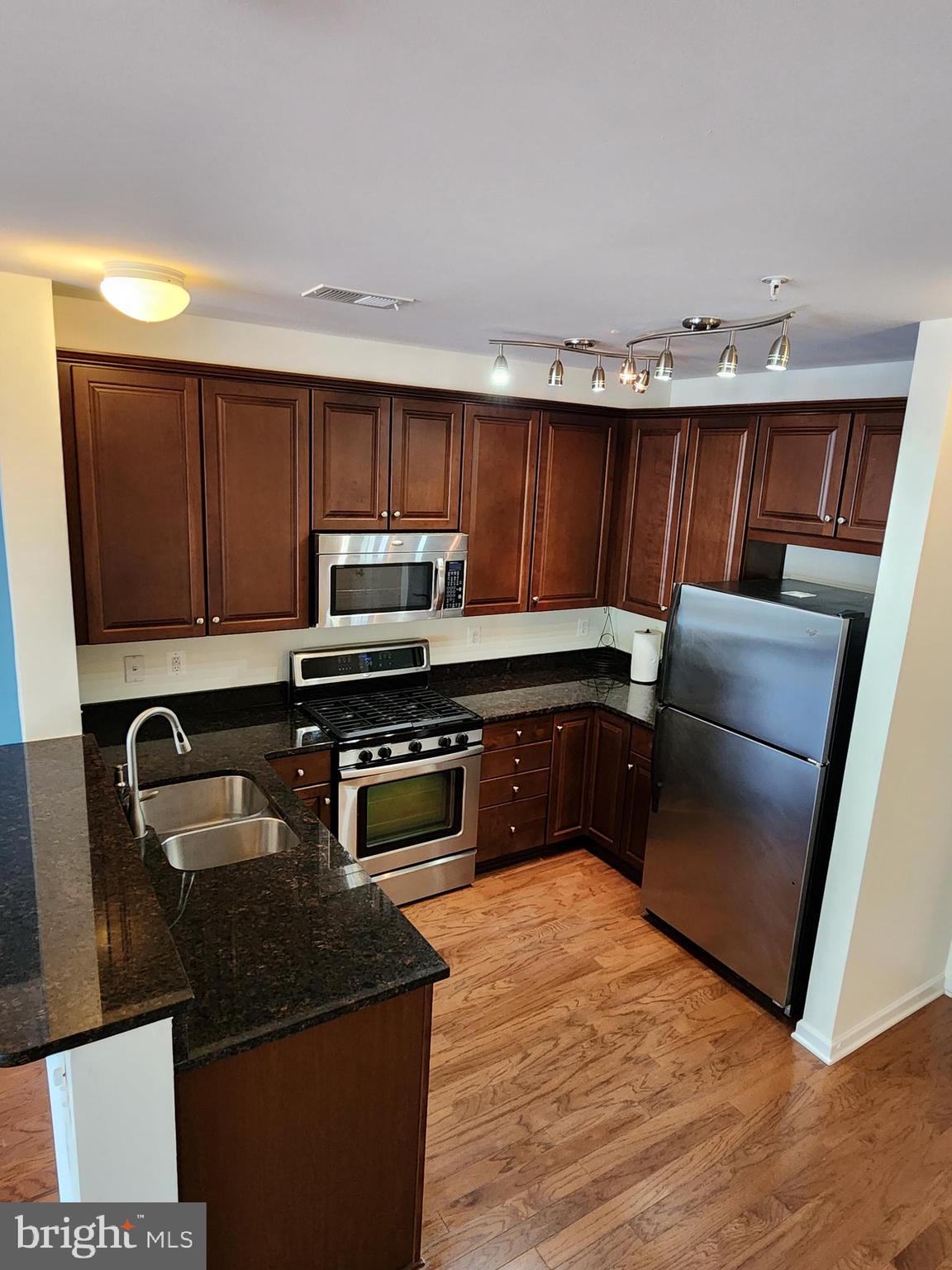 POTOMAC CLUB II - Residential Lease