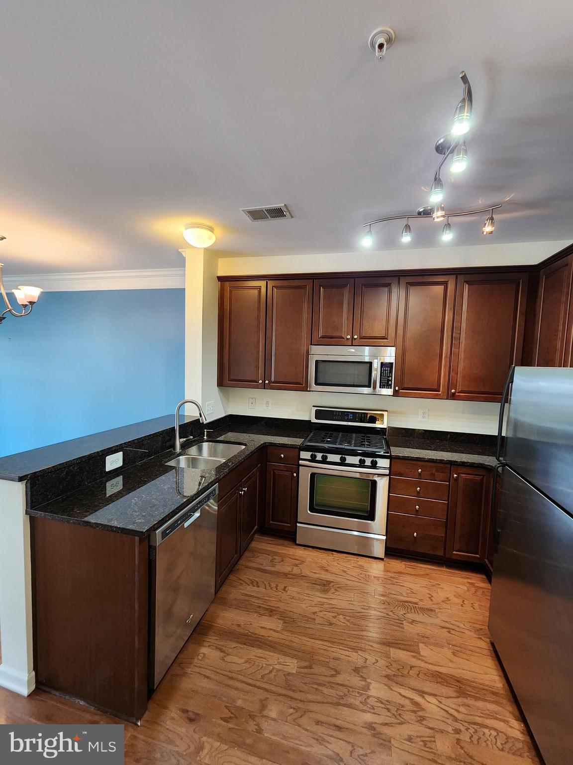 POTOMAC CLUB II - Residential Lease