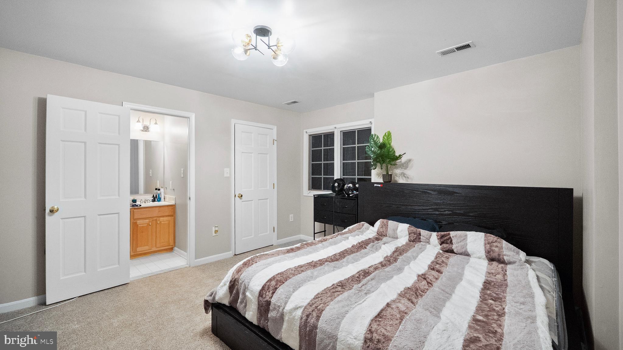 OLD SOUTH COUNTRY CLUB - Residential