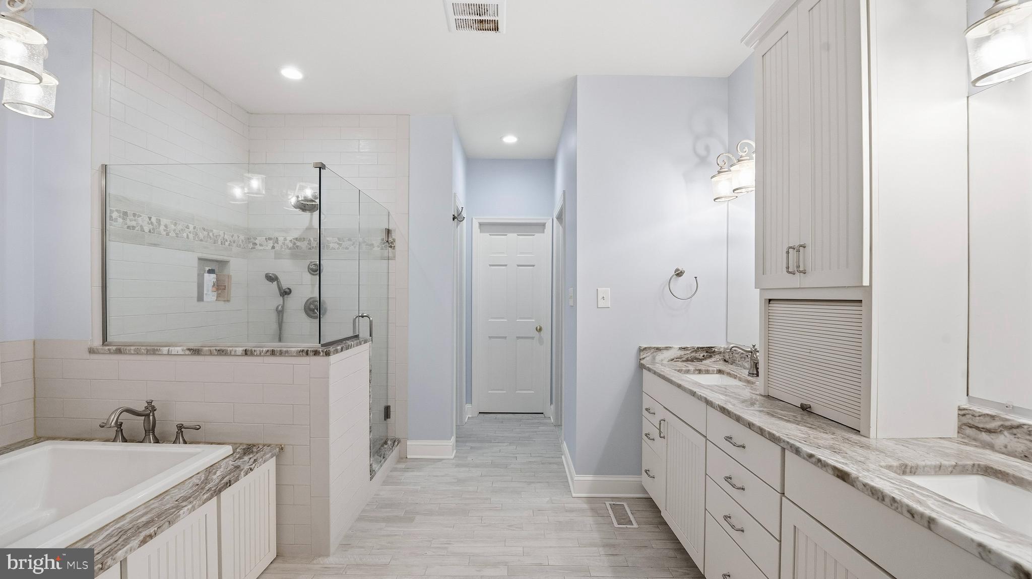 OLD SOUTH COUNTRY CLUB - Residential