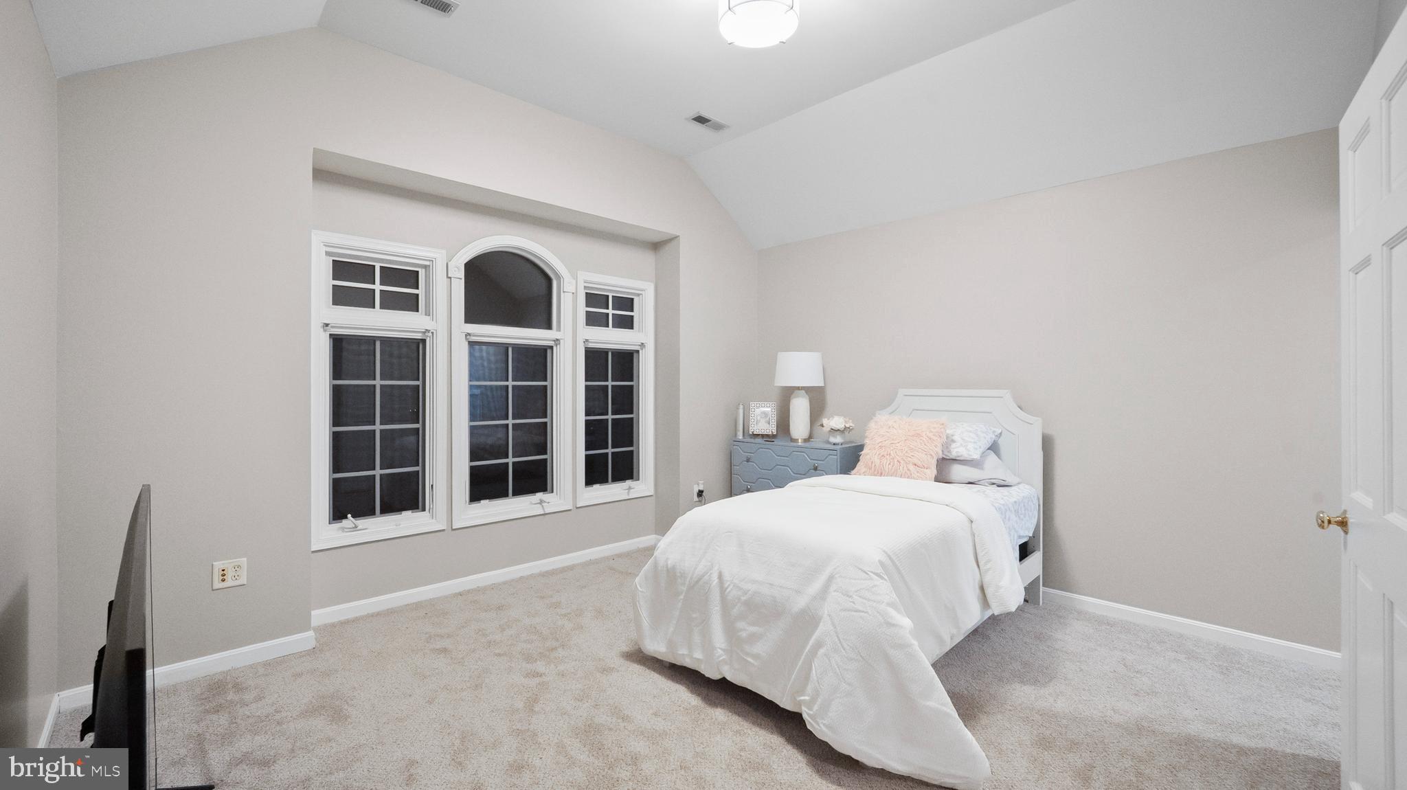 OLD SOUTH COUNTRY CLUB - Residential