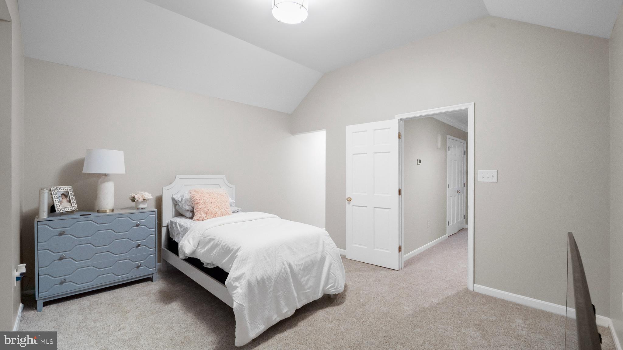 OLD SOUTH COUNTRY CLUB - Residential