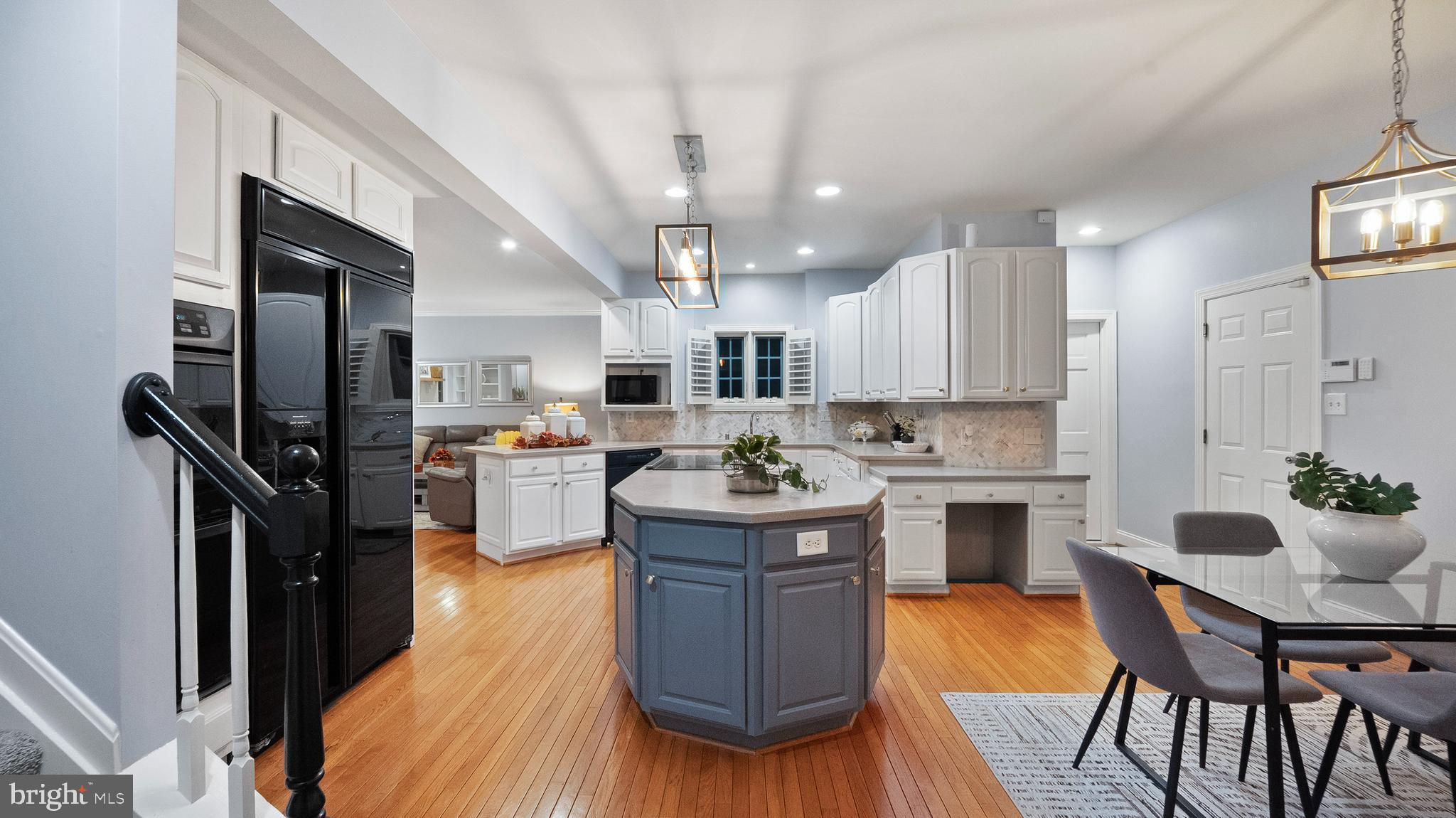 OLD SOUTH COUNTRY CLUB - Residential