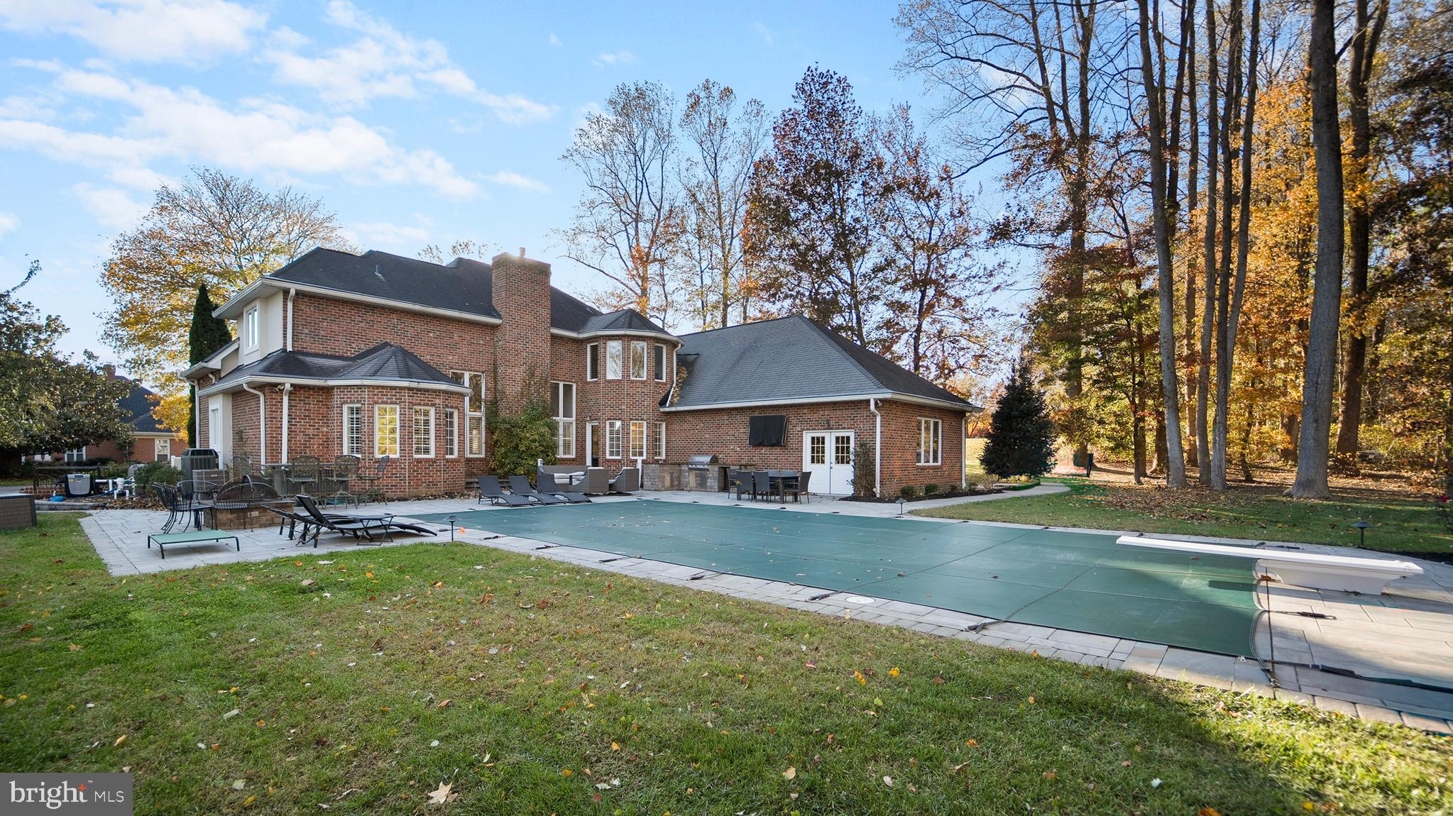 OLD SOUTH COUNTRY CLUB - Residential