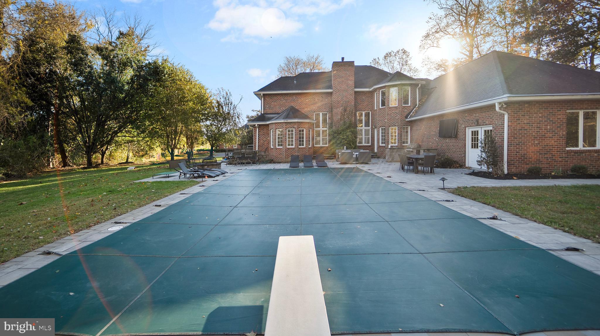 OLD SOUTH COUNTRY CLUB - Residential