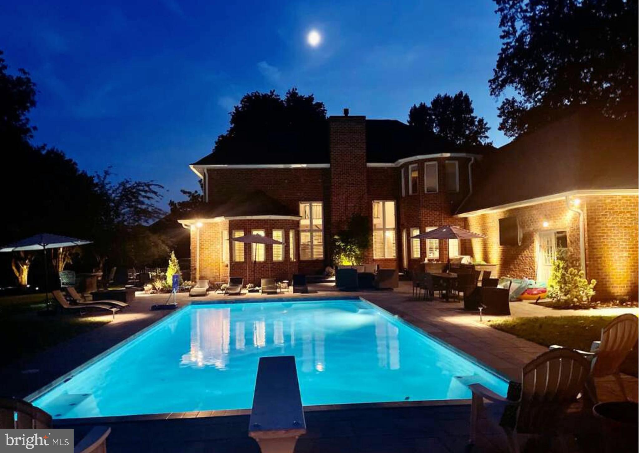 OLD SOUTH COUNTRY CLUB - Residential