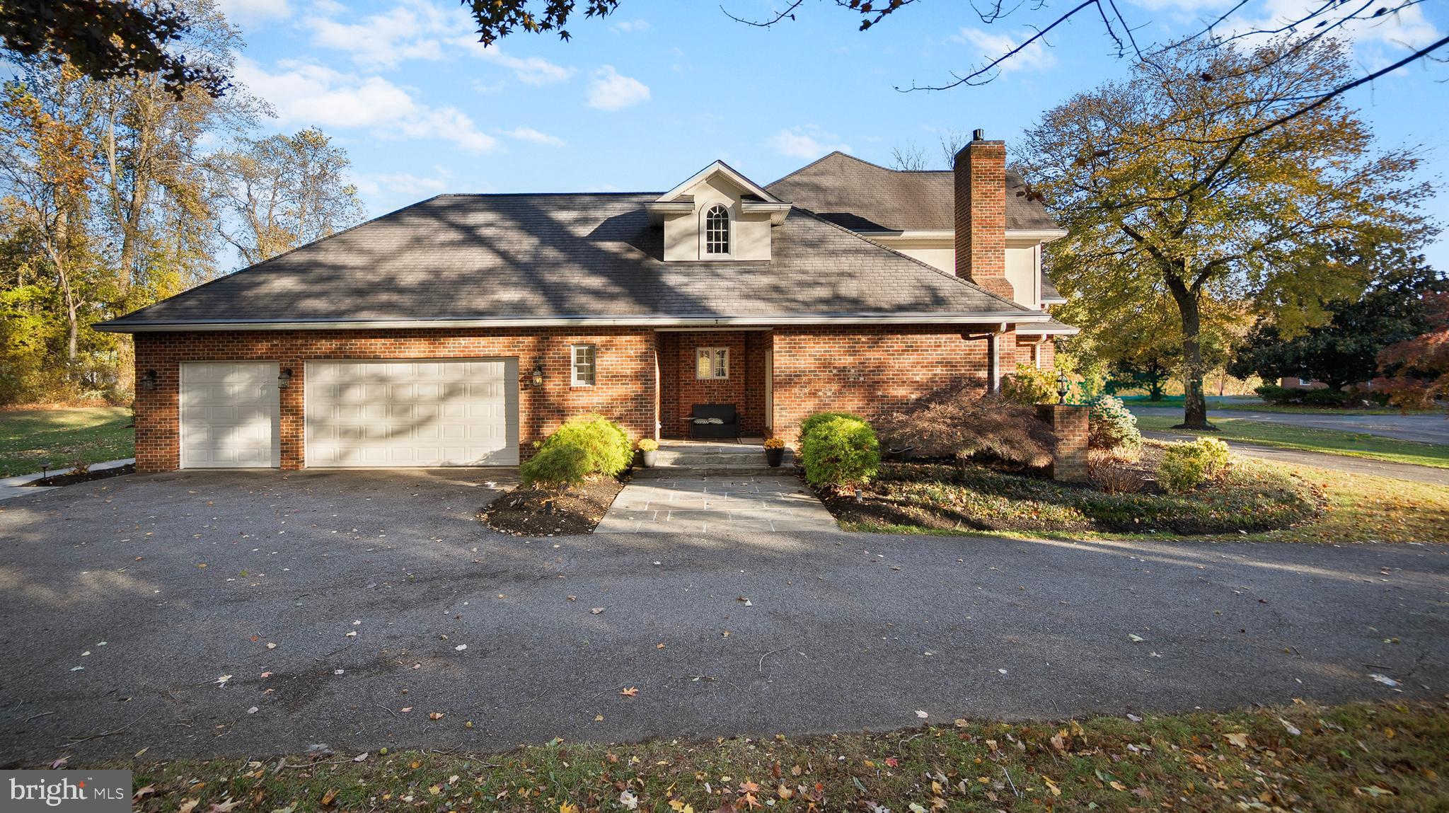 OLD SOUTH COUNTRY CLUB - Residential