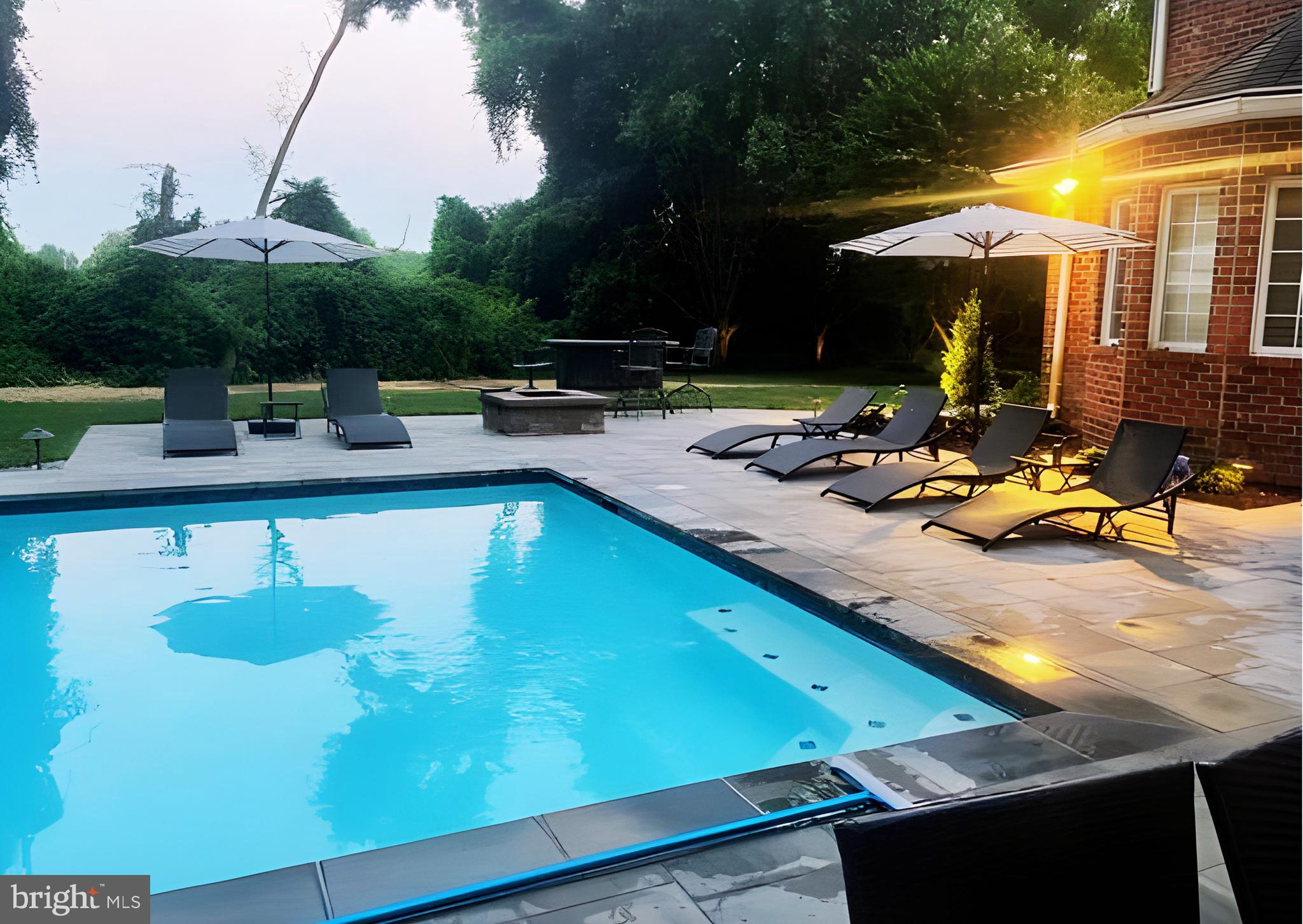 OLD SOUTH COUNTRY CLUB - Residential