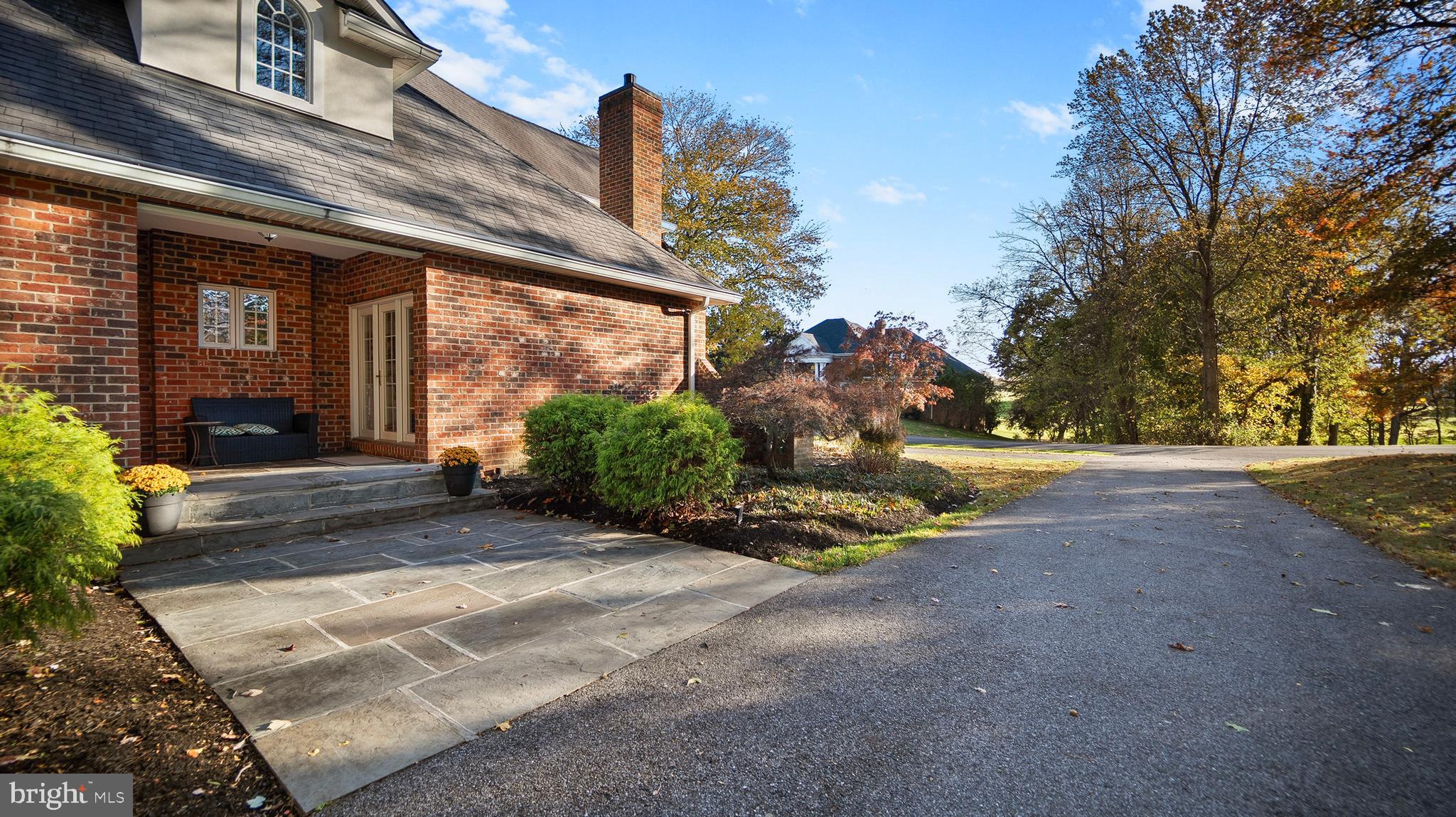 OLD SOUTH COUNTRY CLUB - Residential