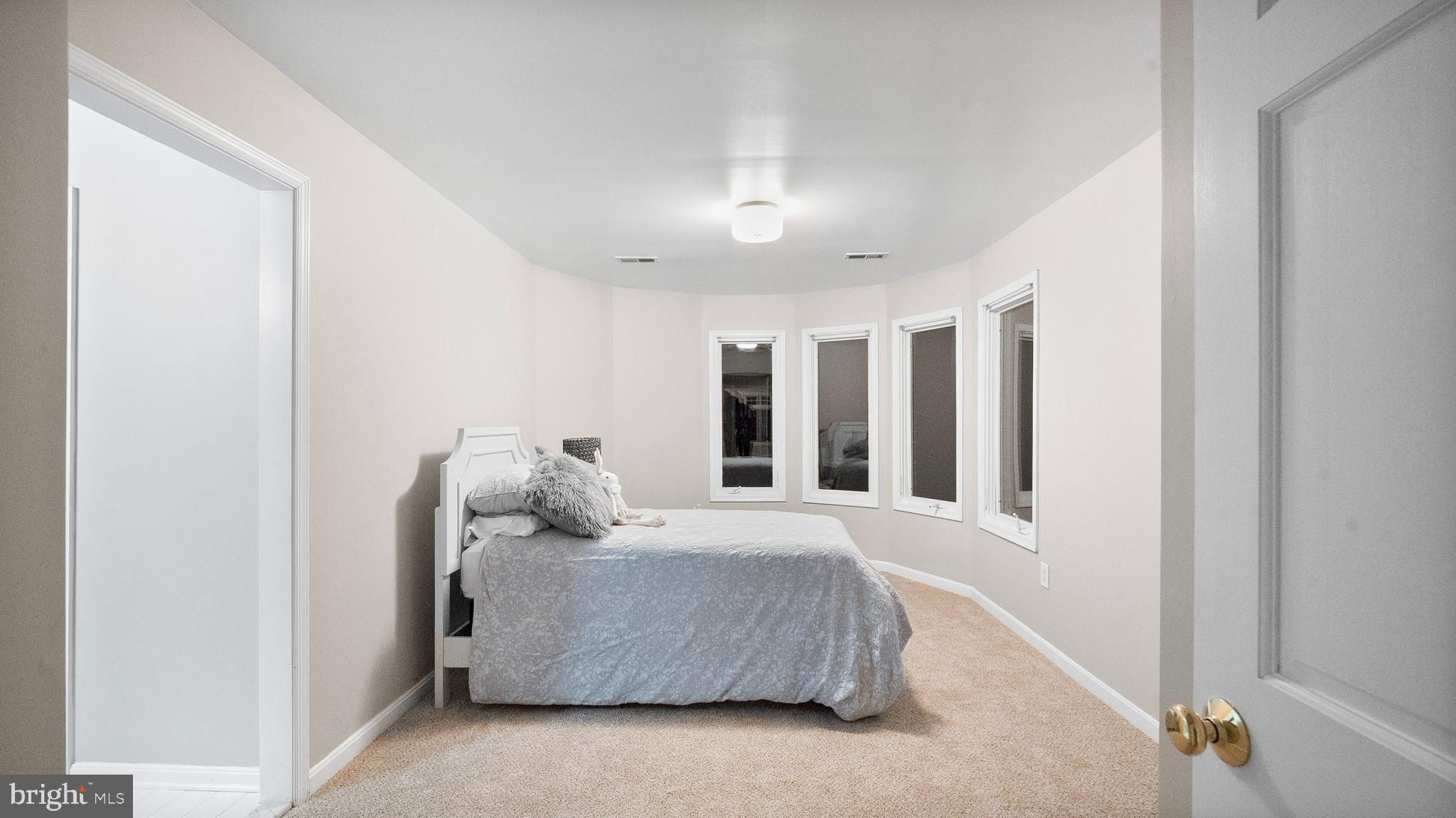 OLD SOUTH COUNTRY CLUB - Residential