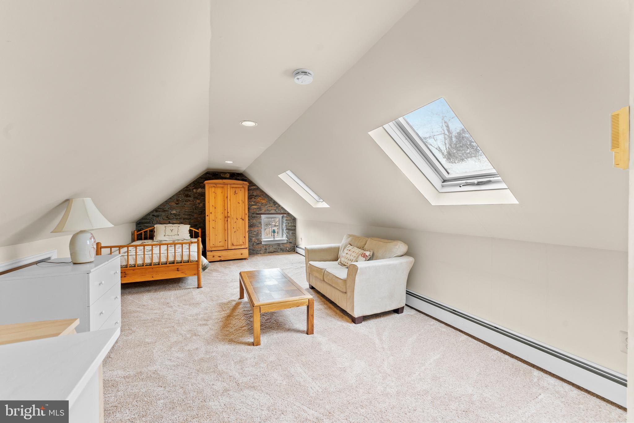 GLENSIDE - Residential