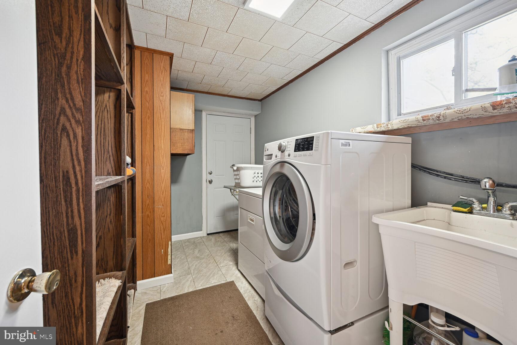 COUNTRY CLUB FOREST - Residential Lease