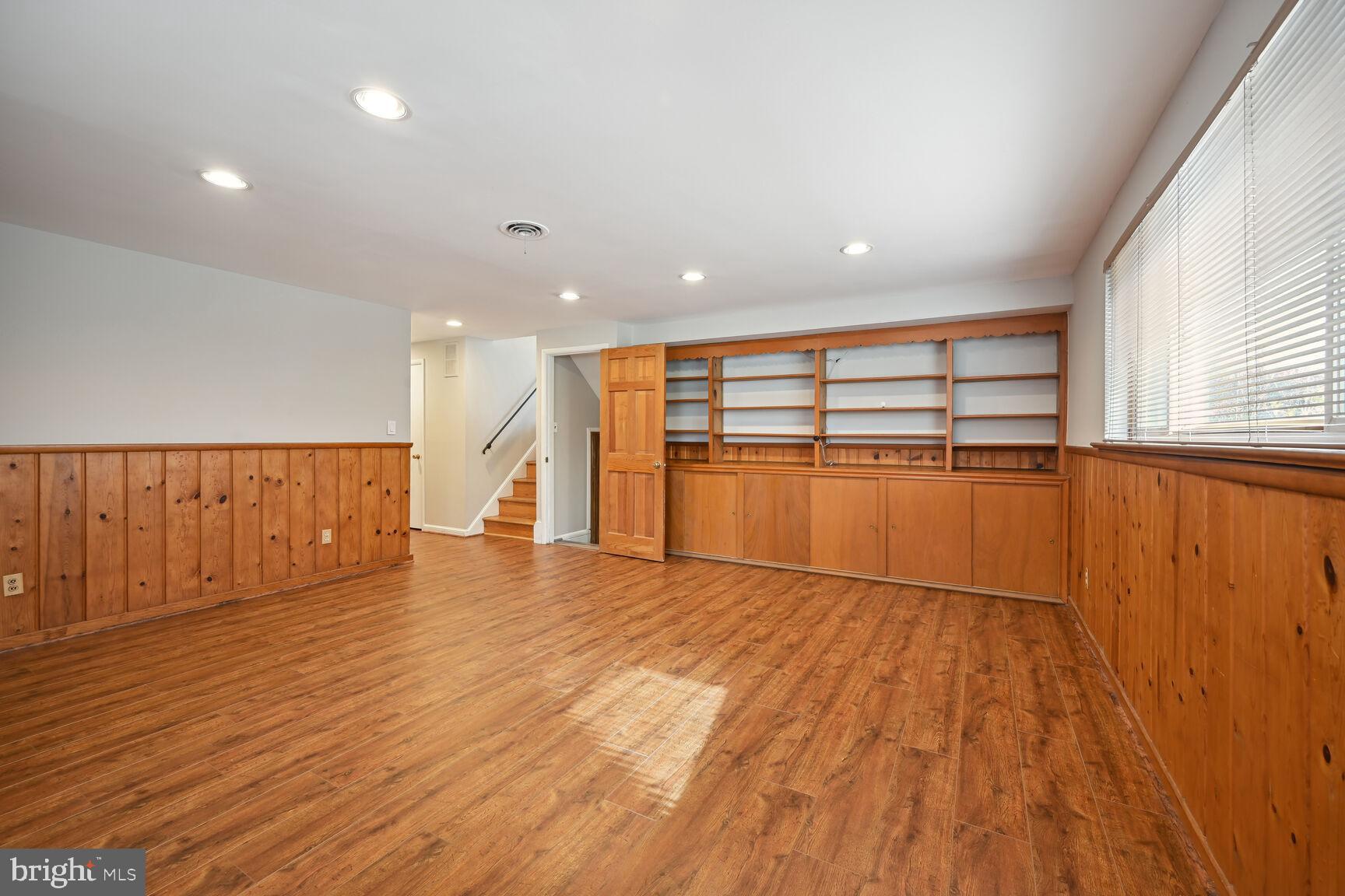 COUNTRY CLUB FOREST - Residential Lease