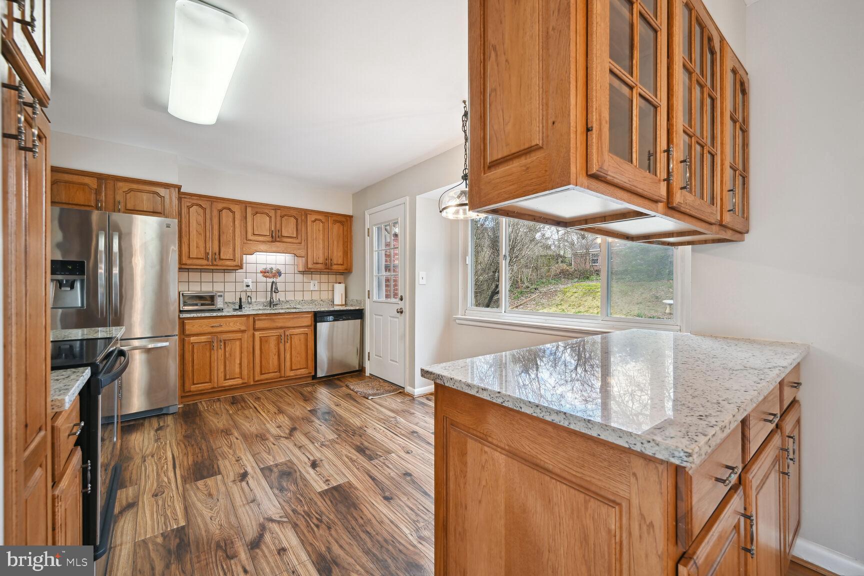 COUNTRY CLUB FOREST - Residential Lease