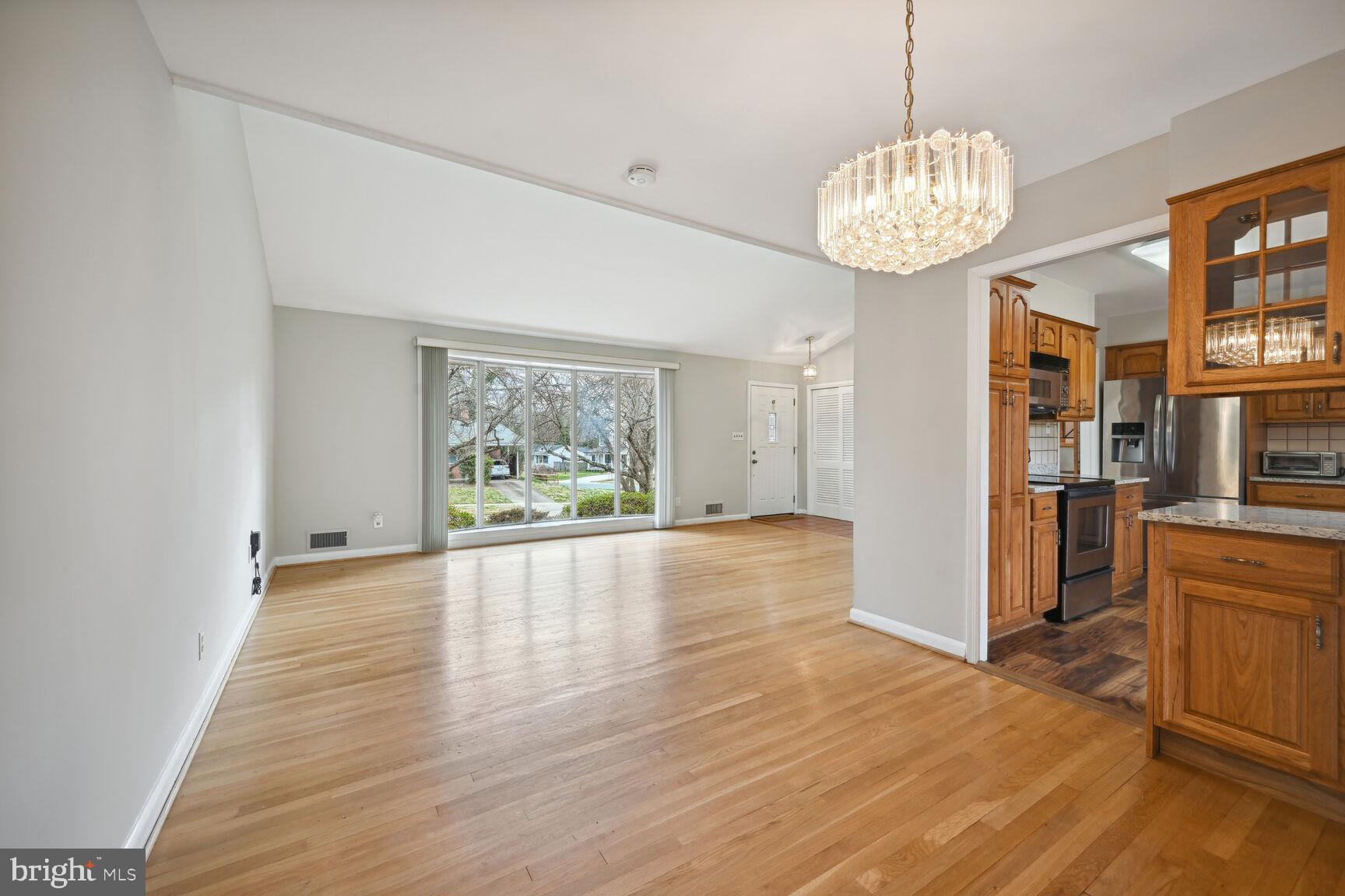 COUNTRY CLUB FOREST - Residential Lease