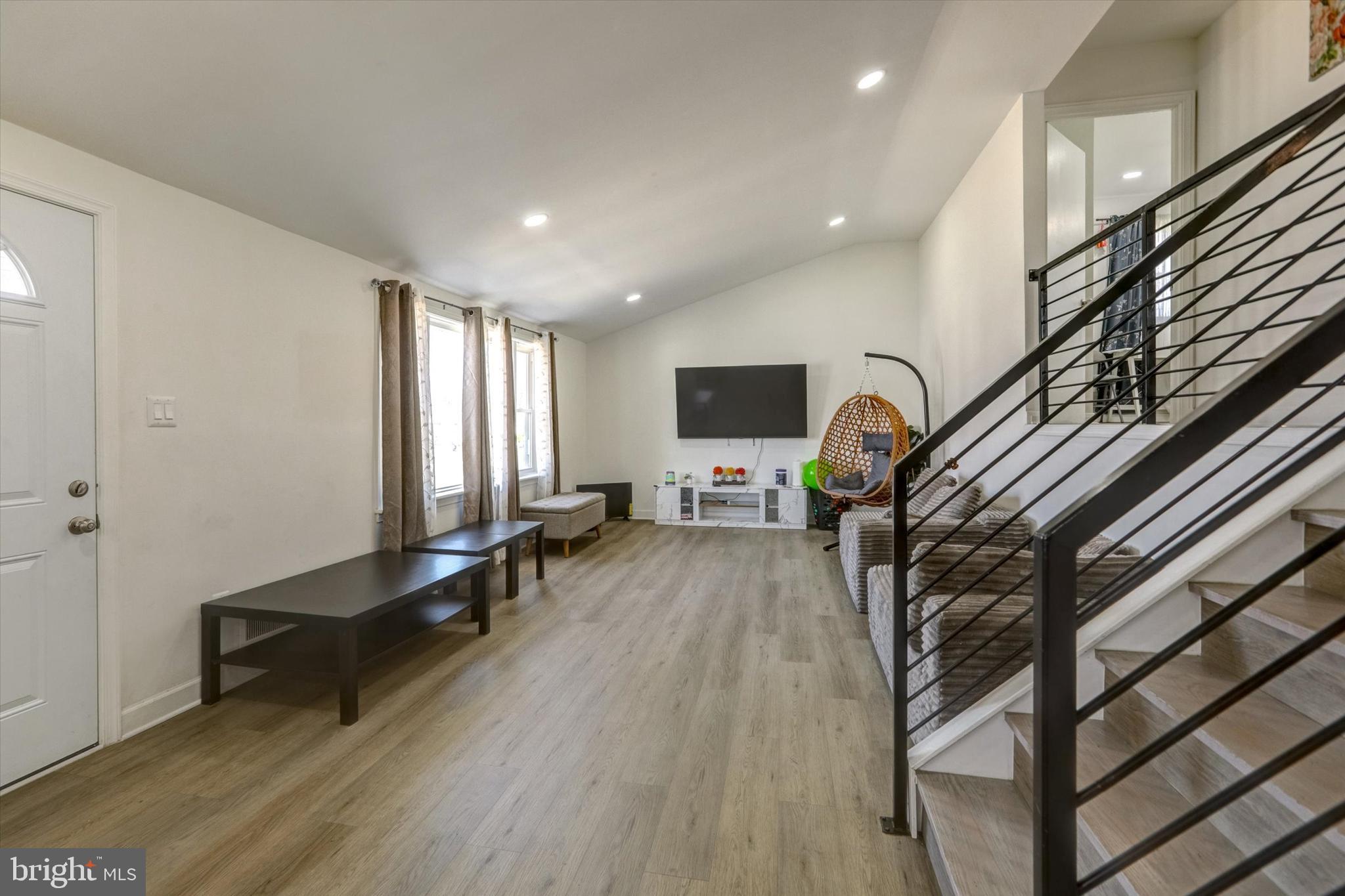 LYNNE ACRES - Residential