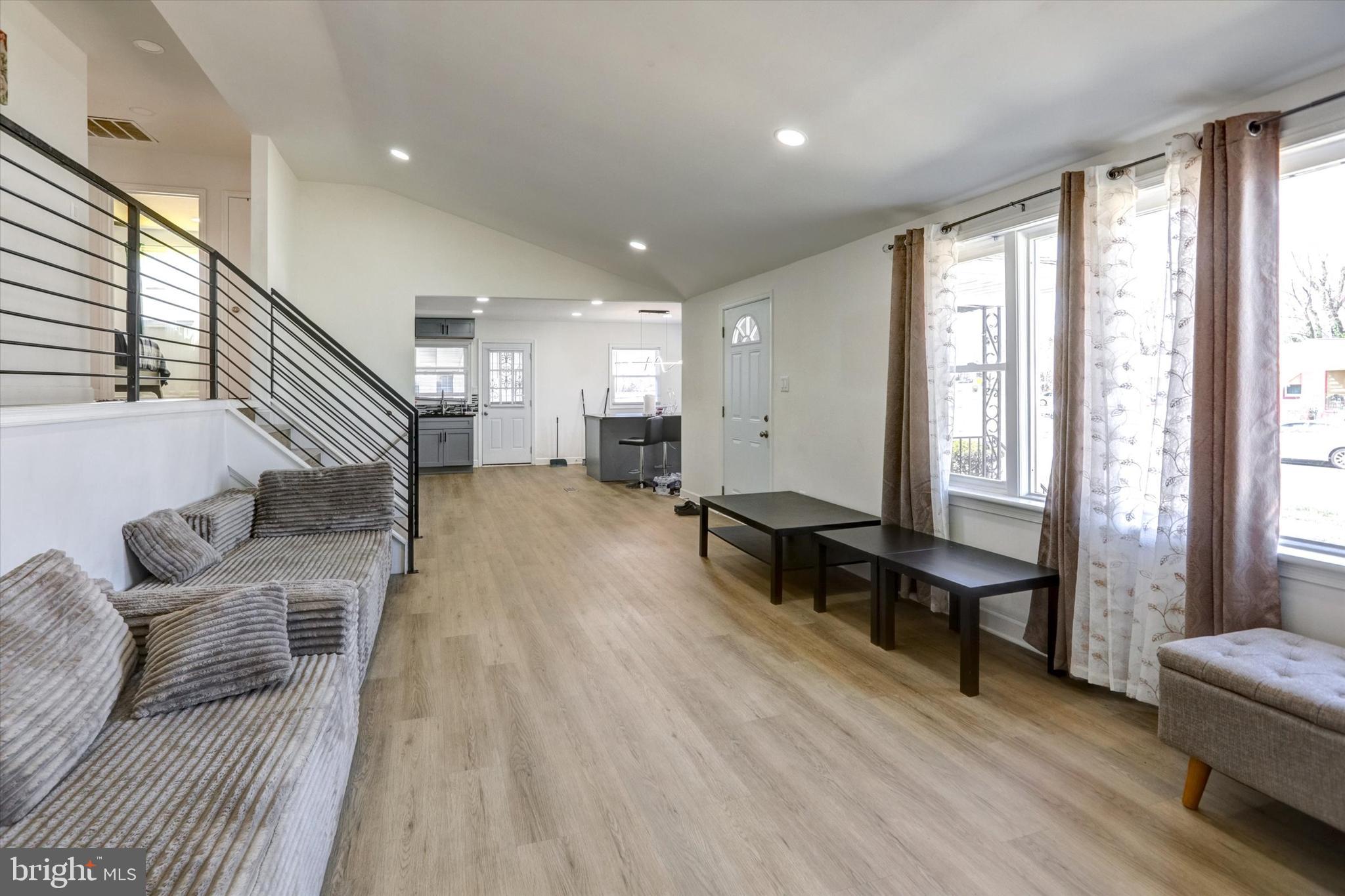 LYNNE ACRES - Residential