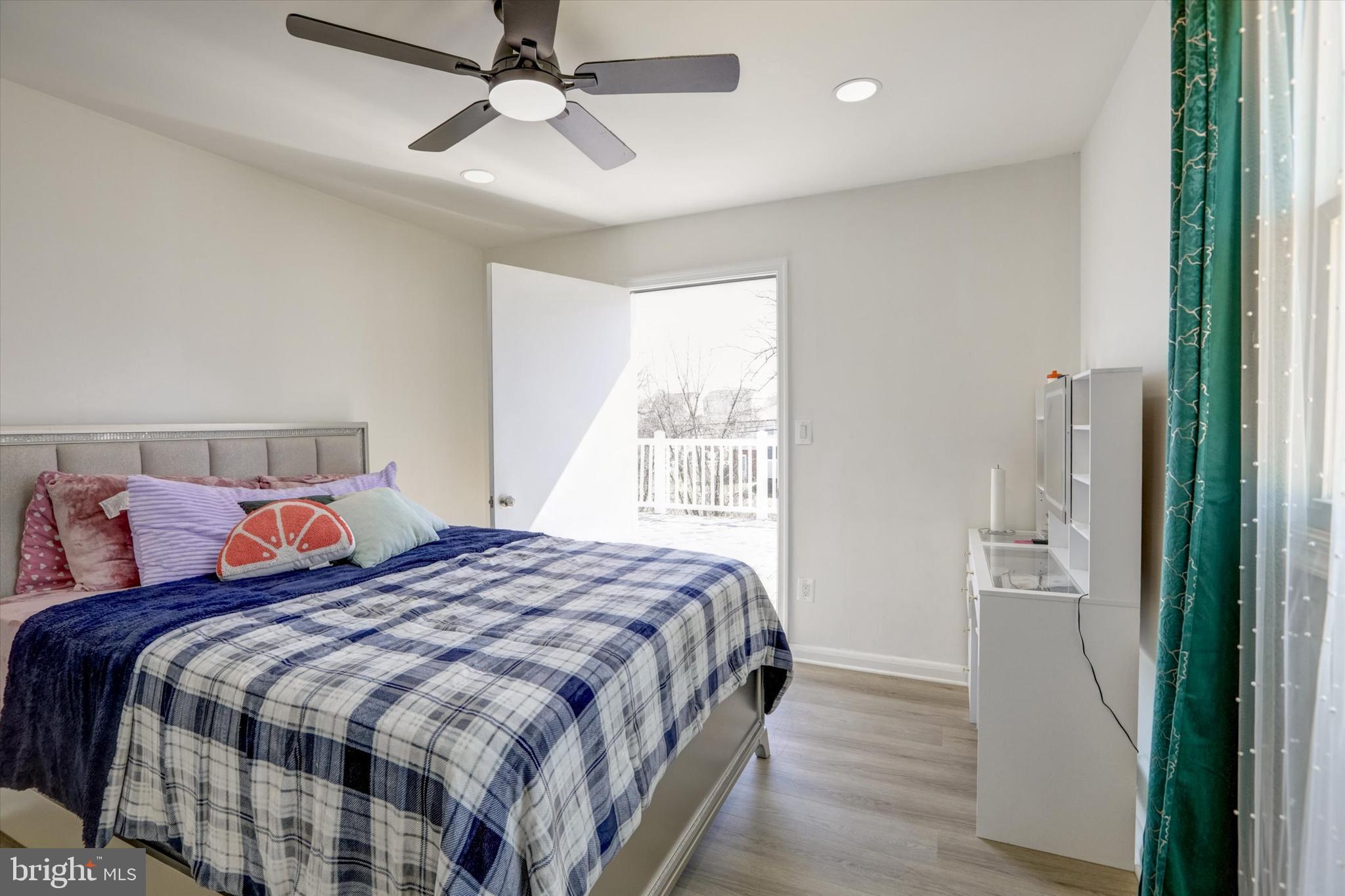 LYNNE ACRES - Residential