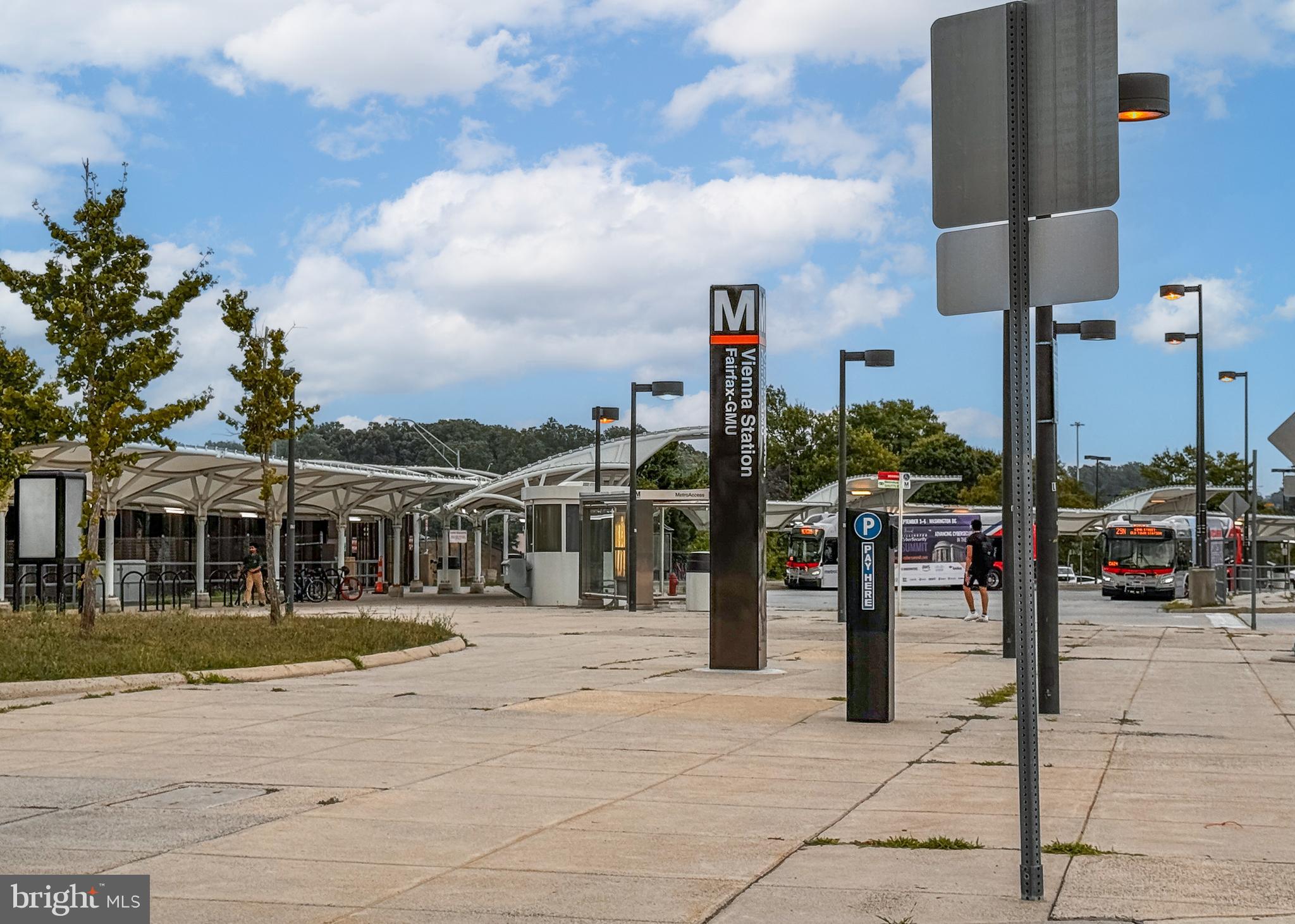 STONEWALL MANOR - Residential