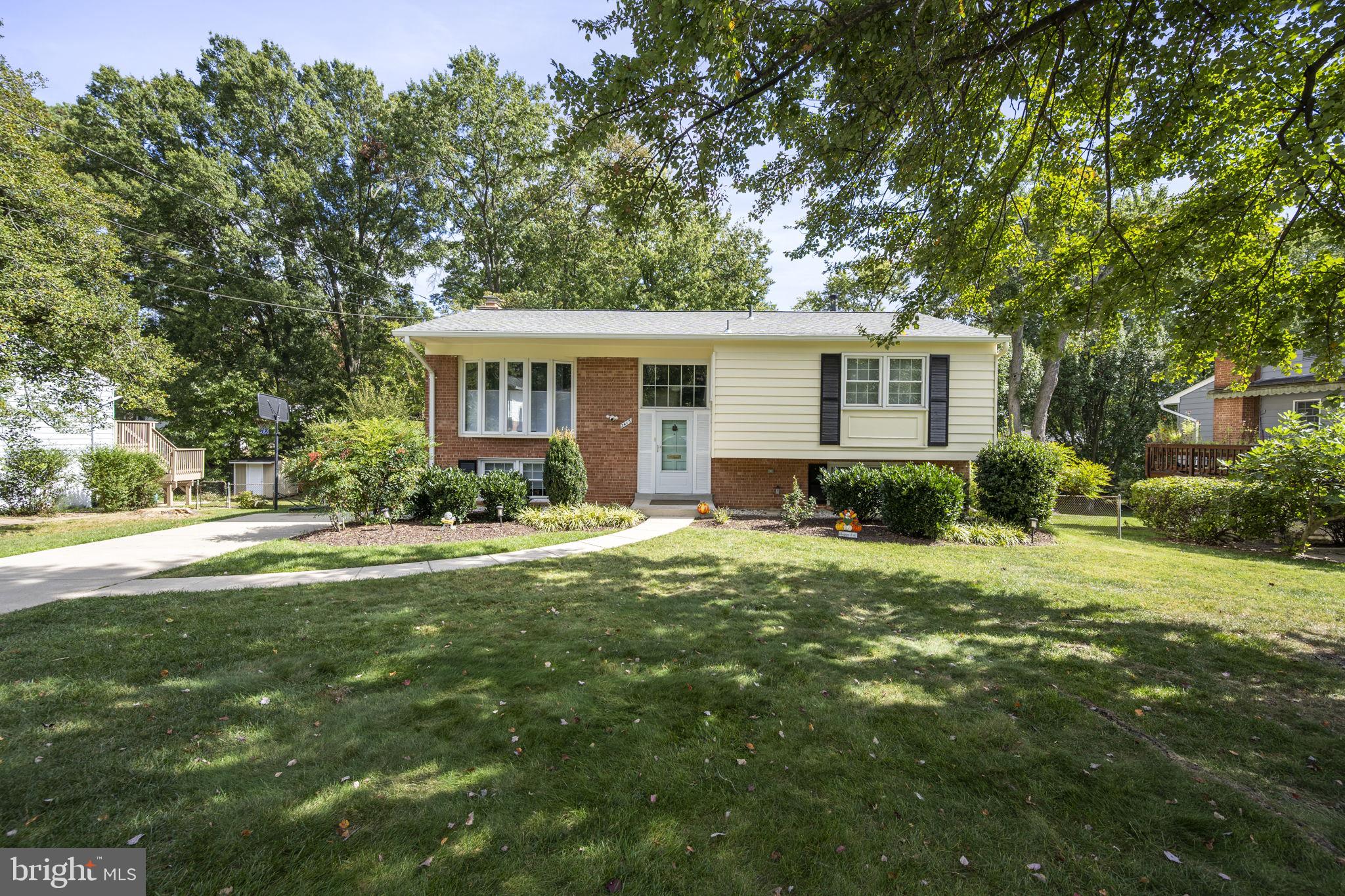 STONEWALL MANOR - Residential