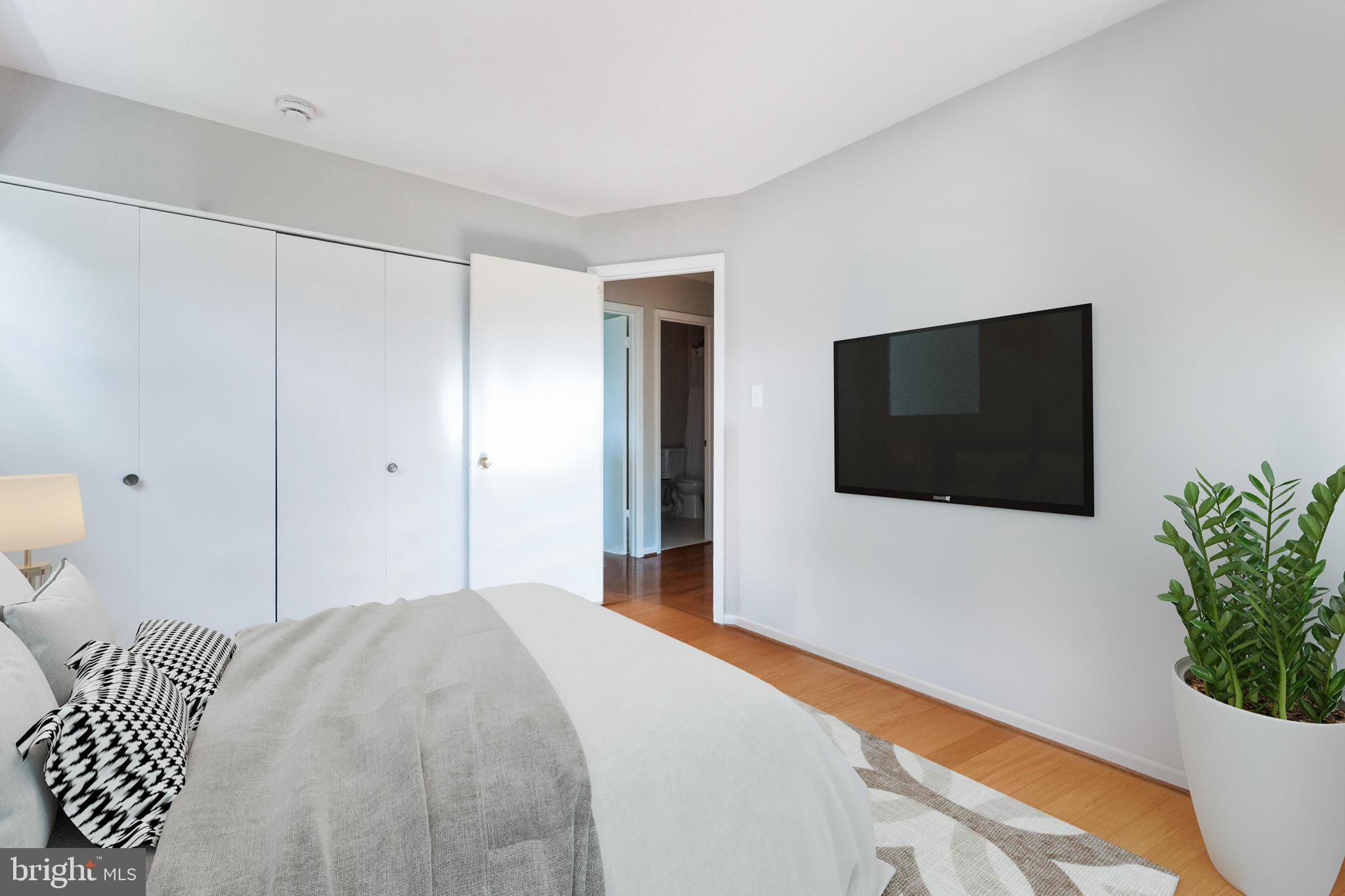 STONEWALL MANOR - Residential