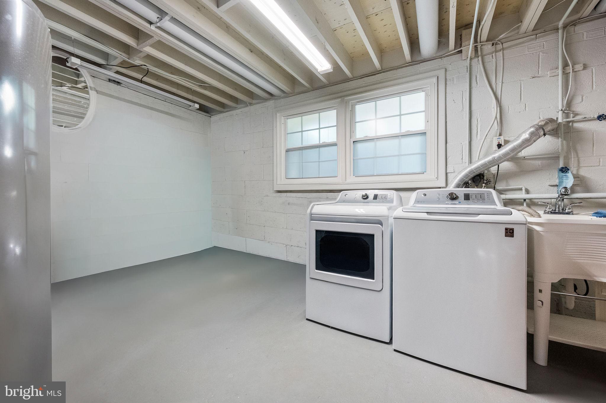 STONEWALL MANOR - Residential