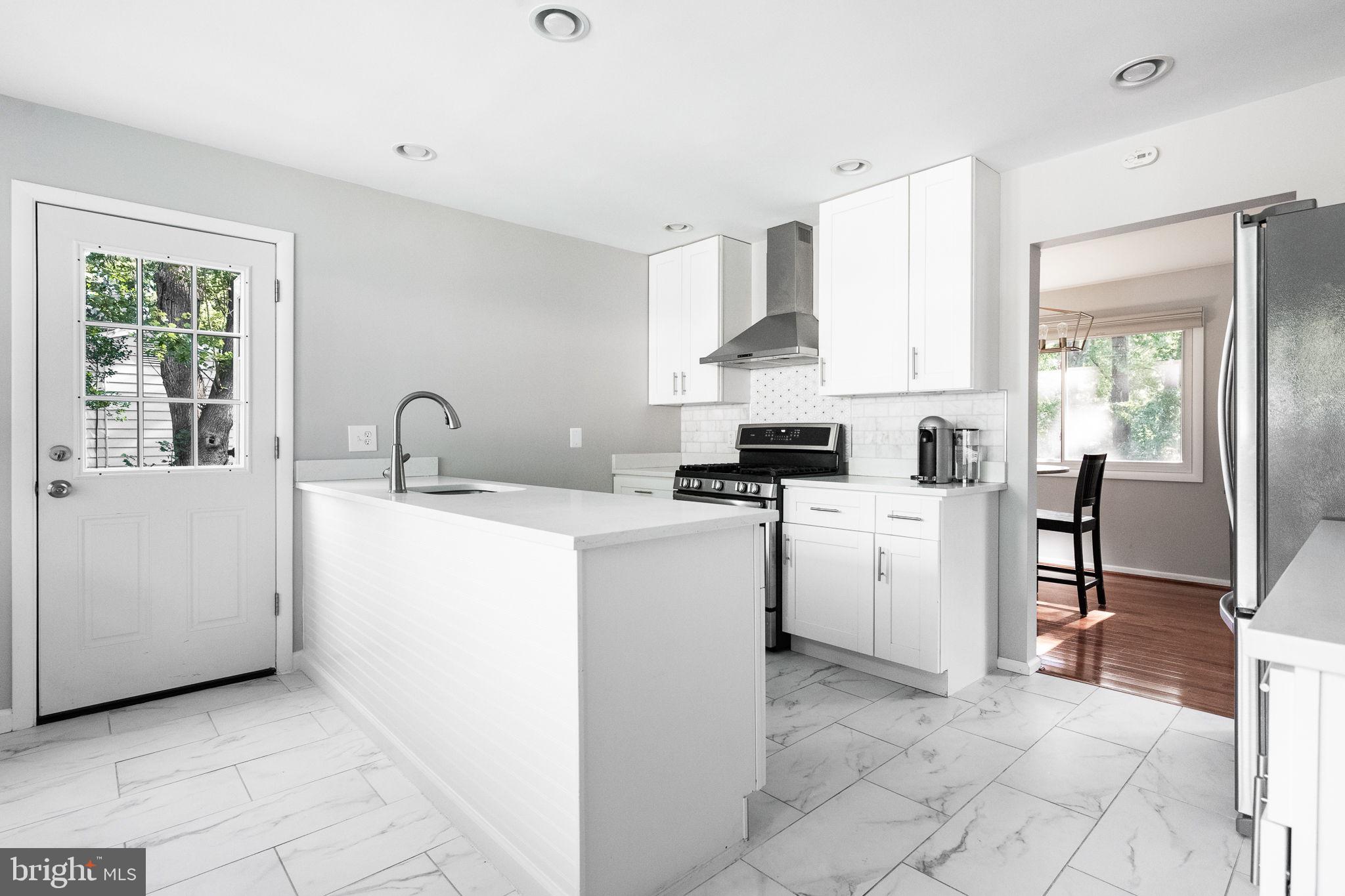 STONEWALL MANOR - Residential