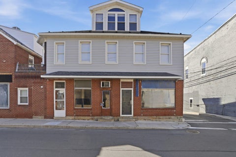 Townhouse For Sale - 8 S Broadway<br/> FROSTBURG, MD 21532