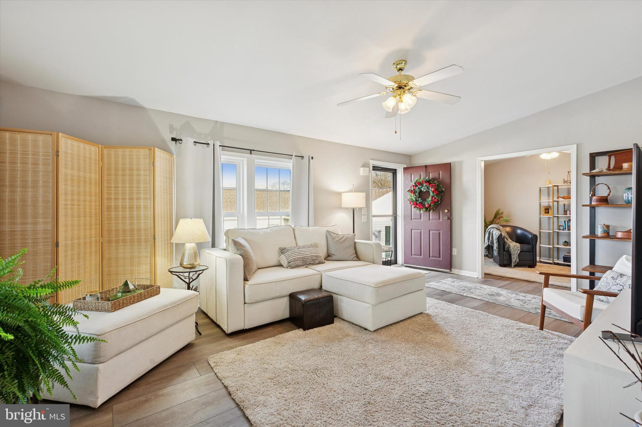 1077 SCENIC VIEW DRIVE