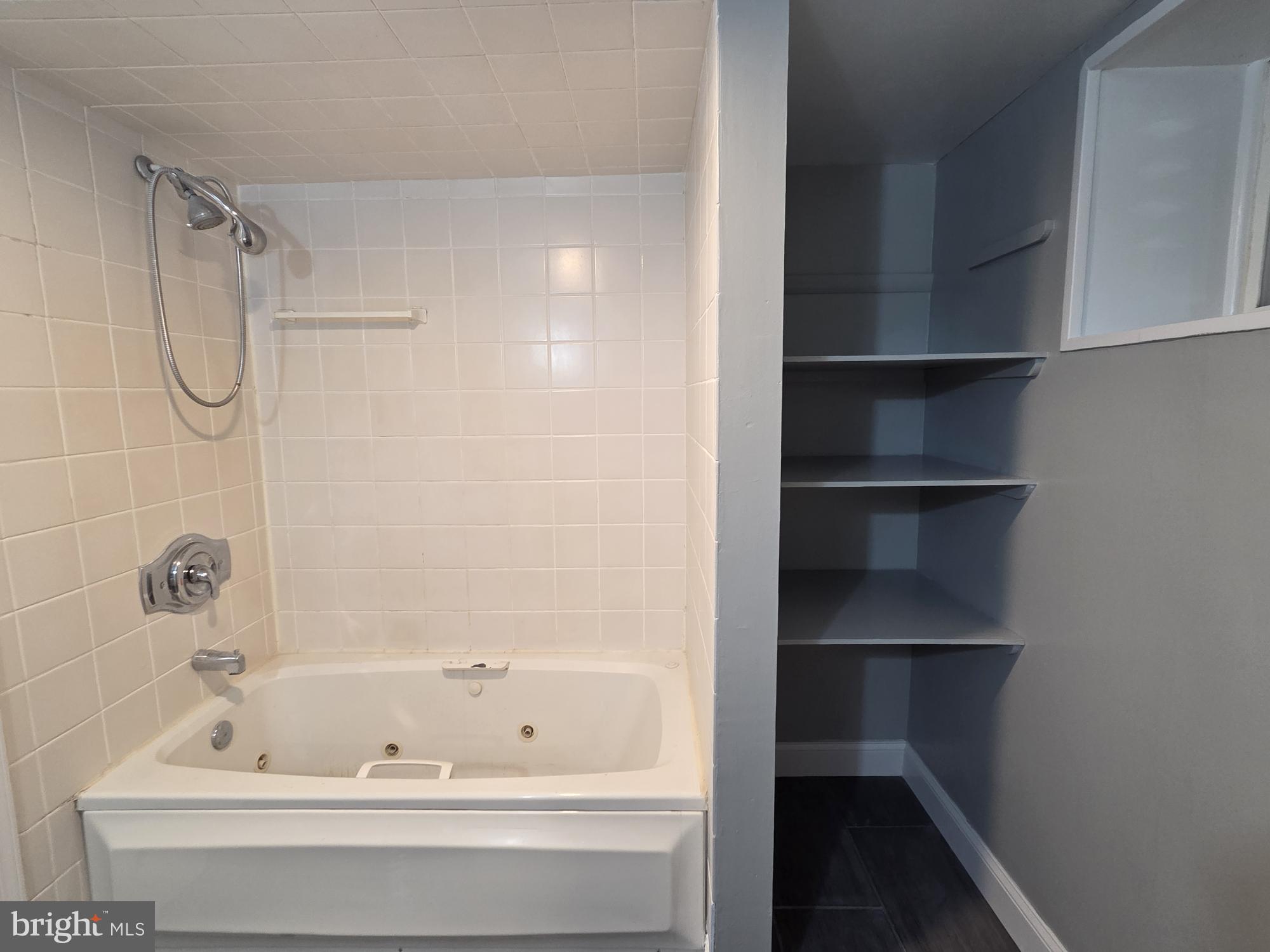 GRIFFITH LANDING - Residential Lease