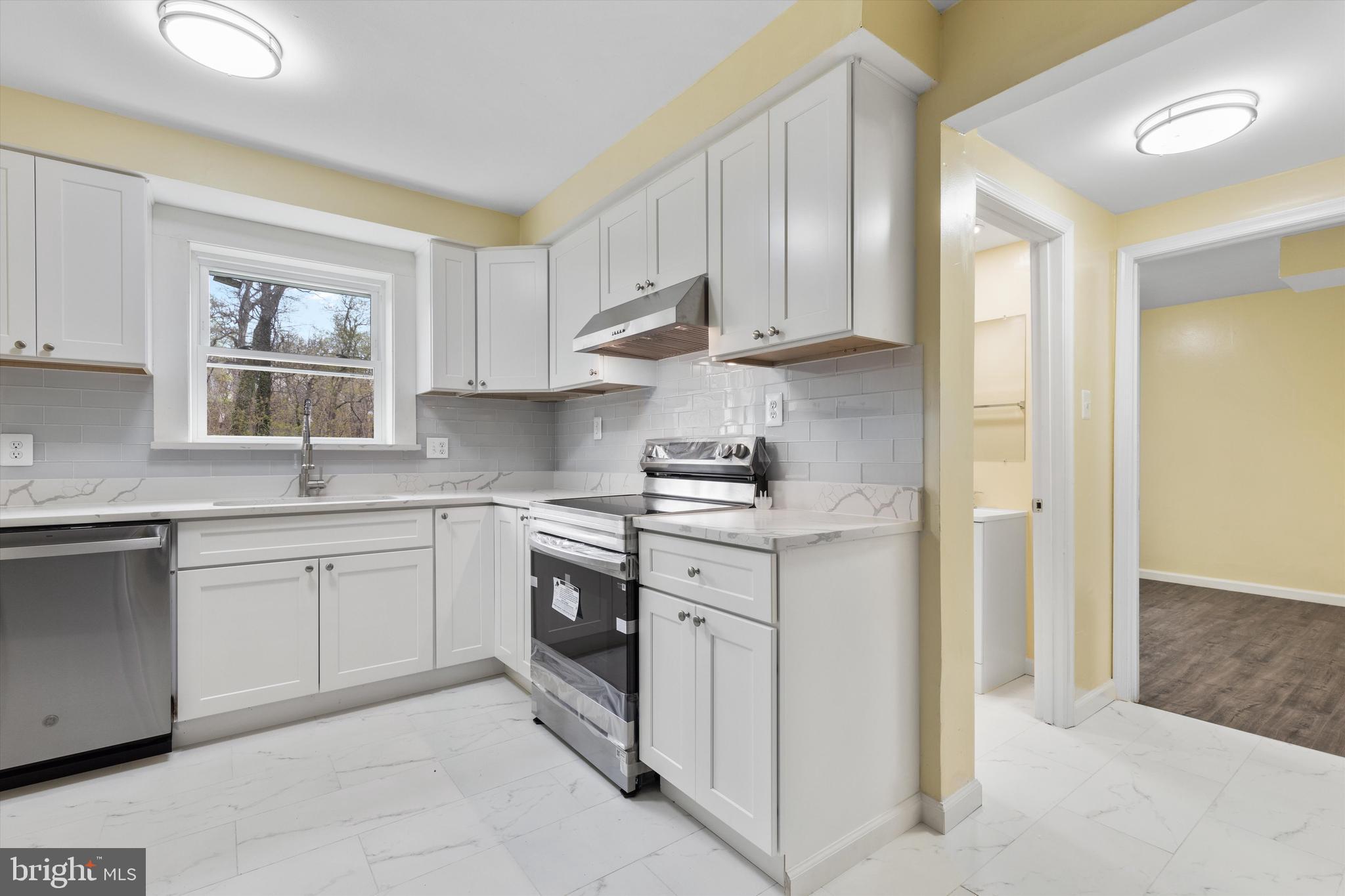 DARRYL GARDENS - Residential