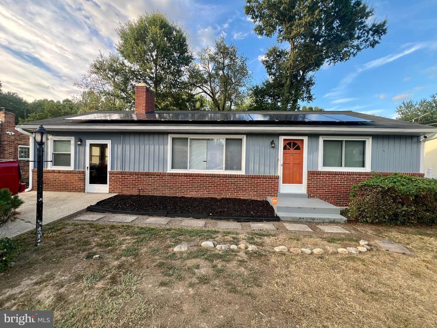 Welcome to your new home sweet home! This delightful 3 bedroom, 2 full bathroom house offers both comfort and convenience. Step into a generously sized living room perfect for entertaining guests or relaxing with family. Natural light floods the space through large windows, creating a warm and inviting atmosphere.
The kitchen features sleek countertops and stainless steel appliances. The finished basement offers additional living space, ideal for a home office, gym, or recreation area. This versatile space adds value and flexibility to the home. Step outside to discover your own private sanctuary—a large backyard with lush greenery, perfect for entertaining guests, gardening, or simply relaxing in the fresh air.  Situated in a prime location within walking distance to the metro, there are shopping, dining, and entertainment options. Commuters will appreciate quick access to major highways and public transportation. Major renovations completed 2020. This home is perfect for those seeking comfort, style, and functionality. Don’t miss out on this fantastic opportunity to make it yours! Schedule a showing today and imagine yourself living the good life in this wonderful home.