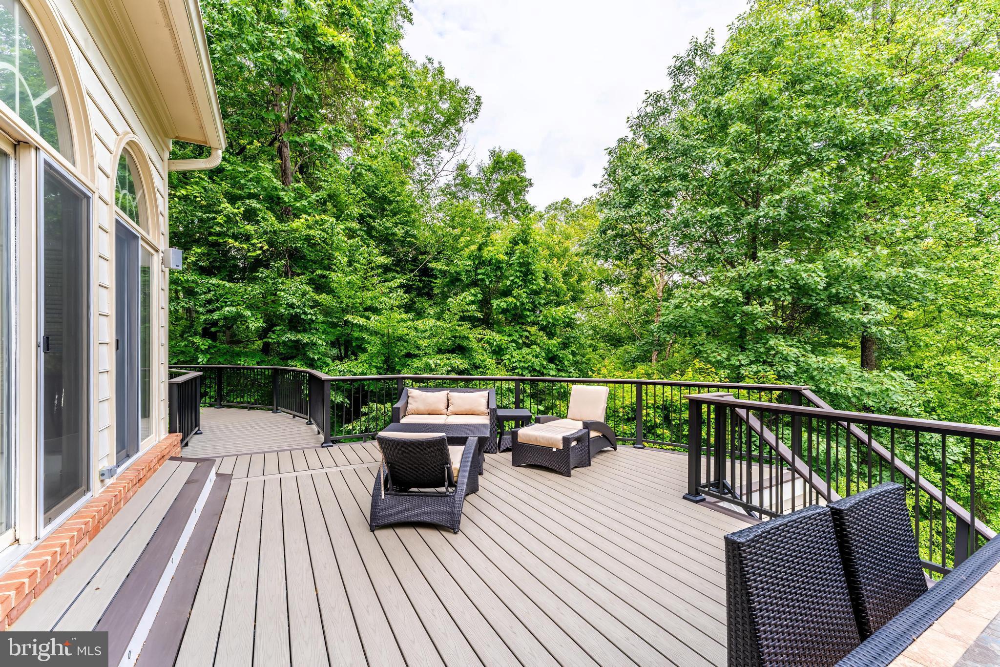 MCLEAN FALLS AT CHINQUAP - Residential Lease