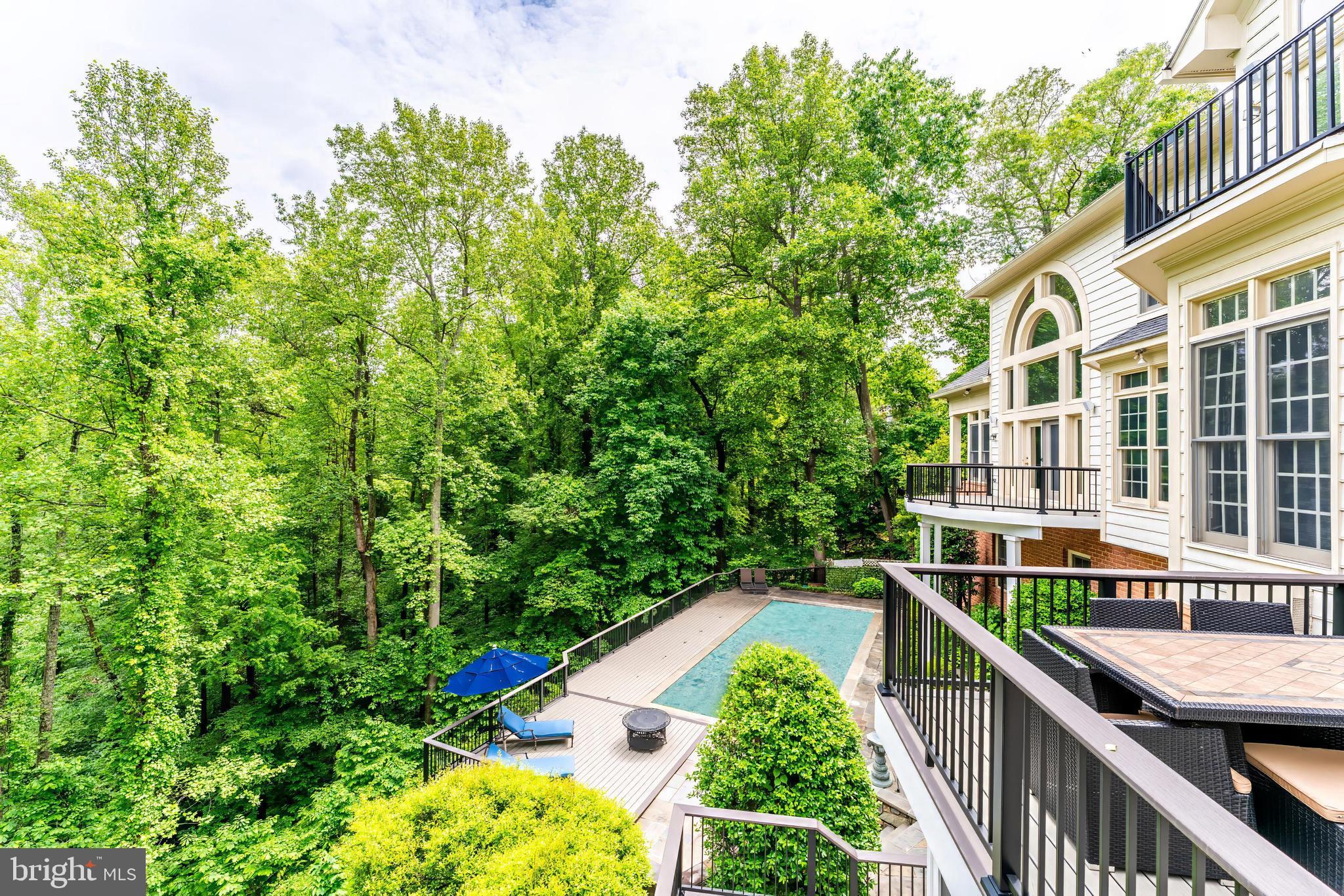 MCLEAN FALLS AT CHINQUAP - Residential Lease