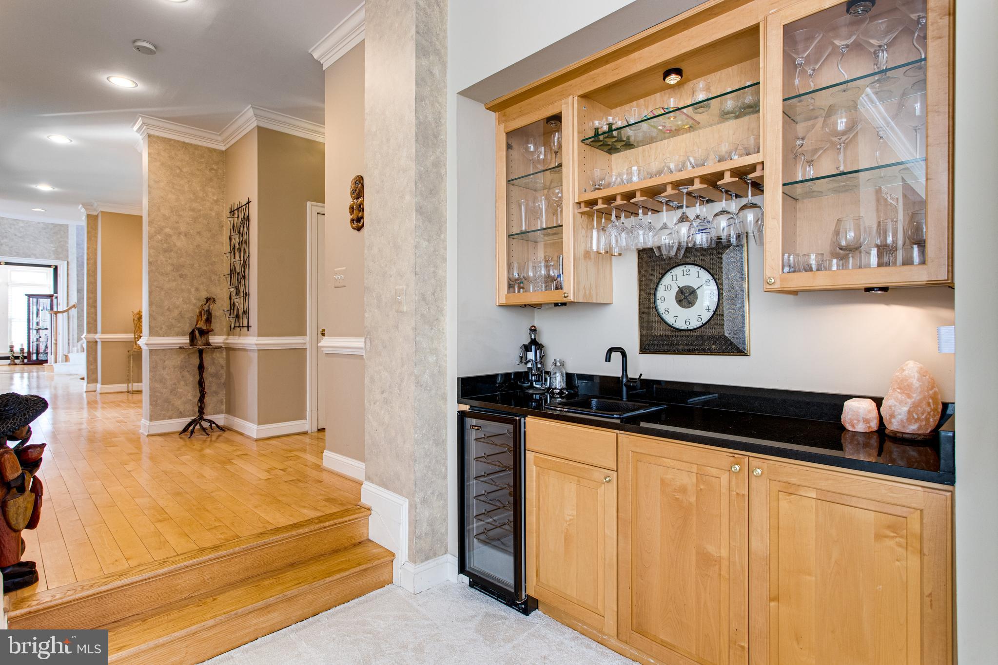 MCLEAN FALLS AT CHINQUAP - Residential Lease