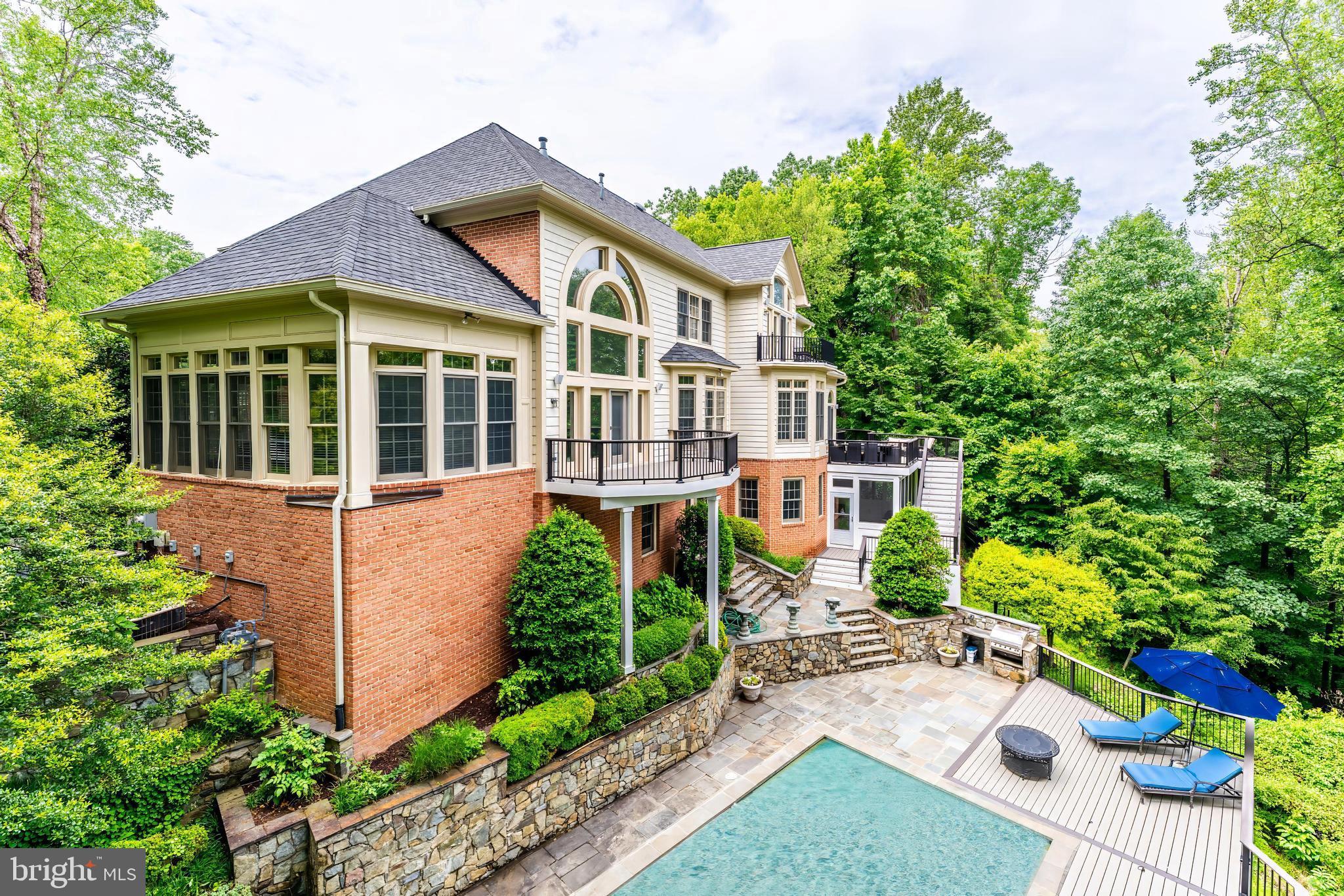 MCLEAN FALLS AT CHINQUAP - Residential Lease