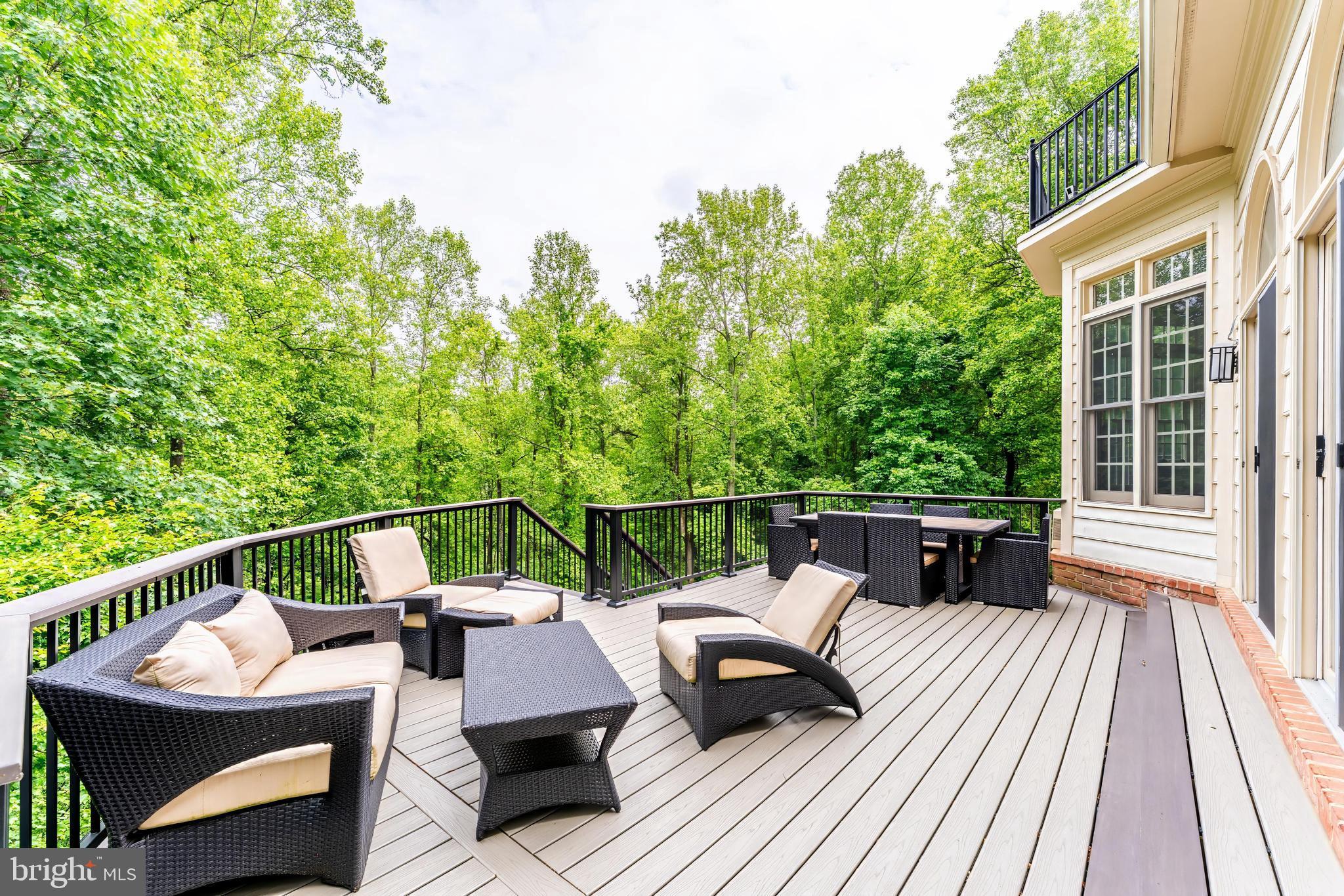 MCLEAN FALLS AT CHINQUAP - Residential Lease