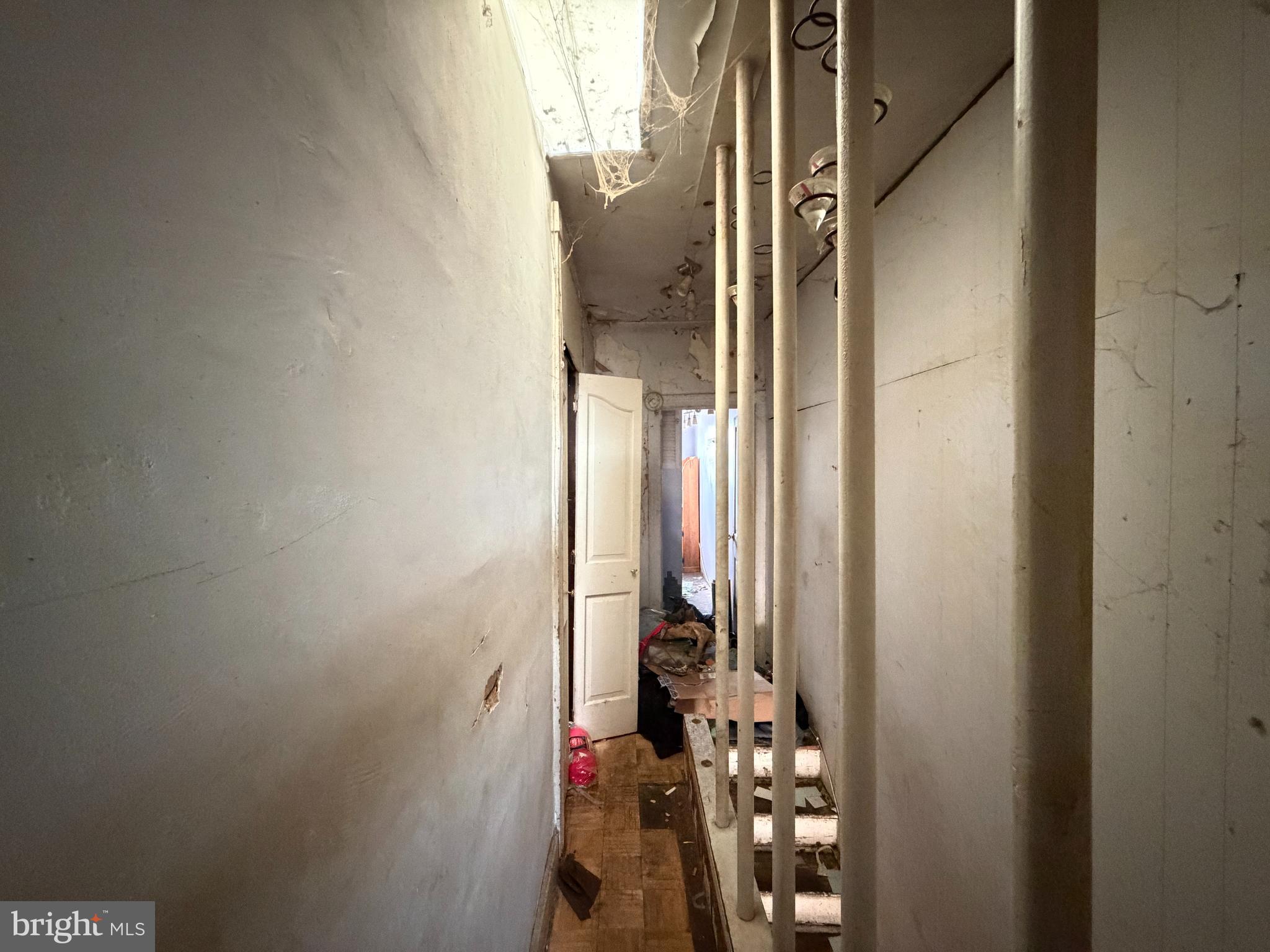 MILL HILL - Residential