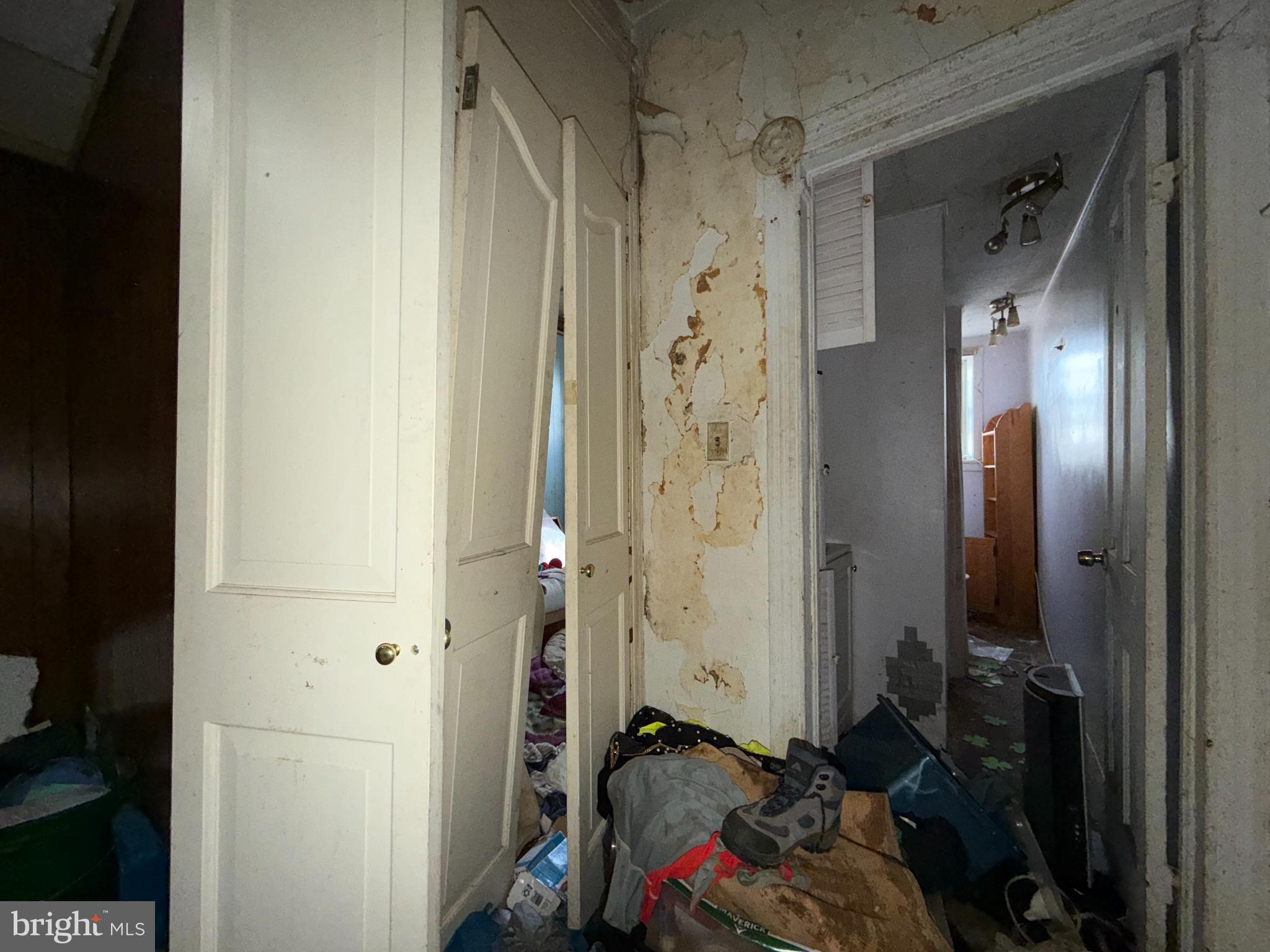 MILL HILL - Residential