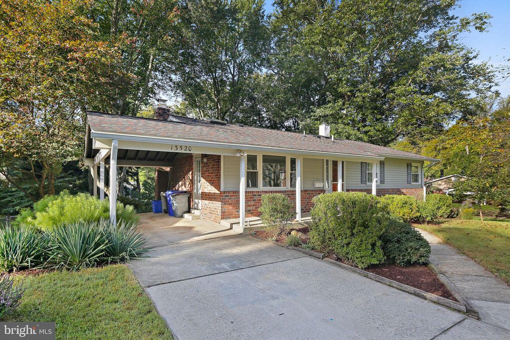 Photo of 13520 Sloan Street, ROCKVILLE, MD 20853 (MLS # MDMC2193348)