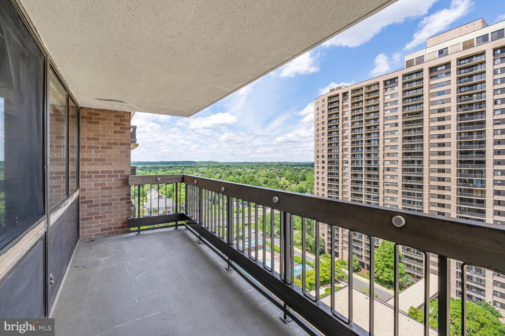 SKYLINE SQUARE CONDO - Residential Lease