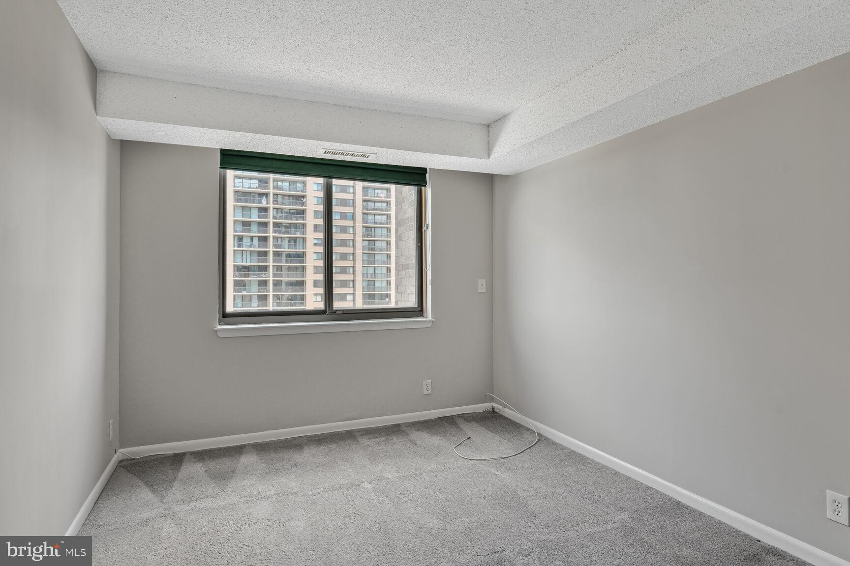 SKYLINE SQUARE CONDO - Residential Lease