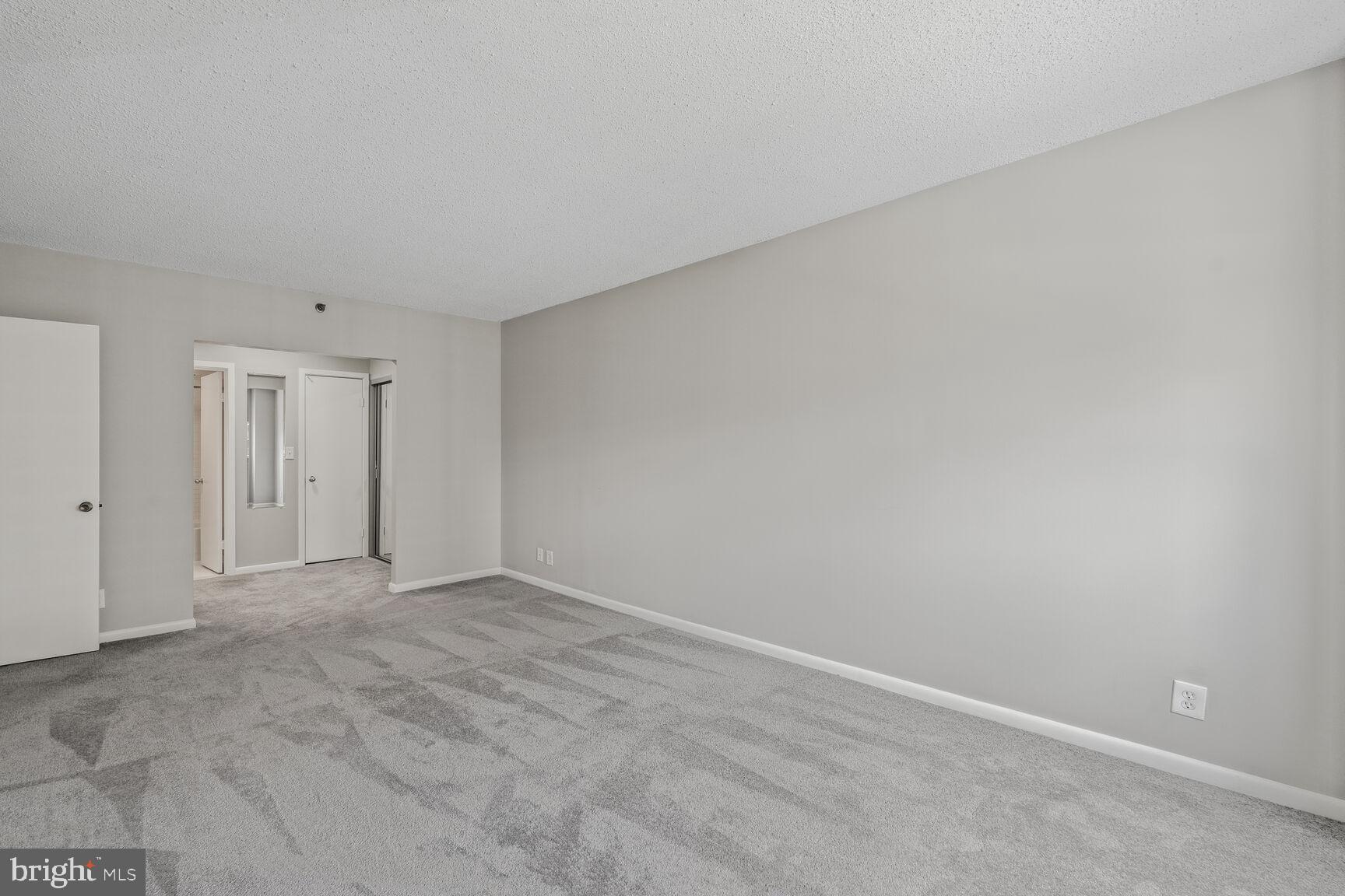 SKYLINE SQUARE CONDO - Residential Lease