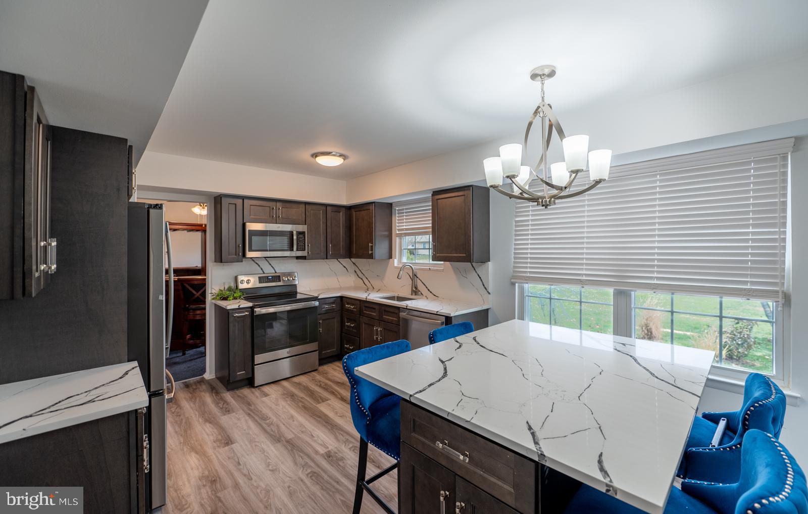 OXFORD GLEN - Residential