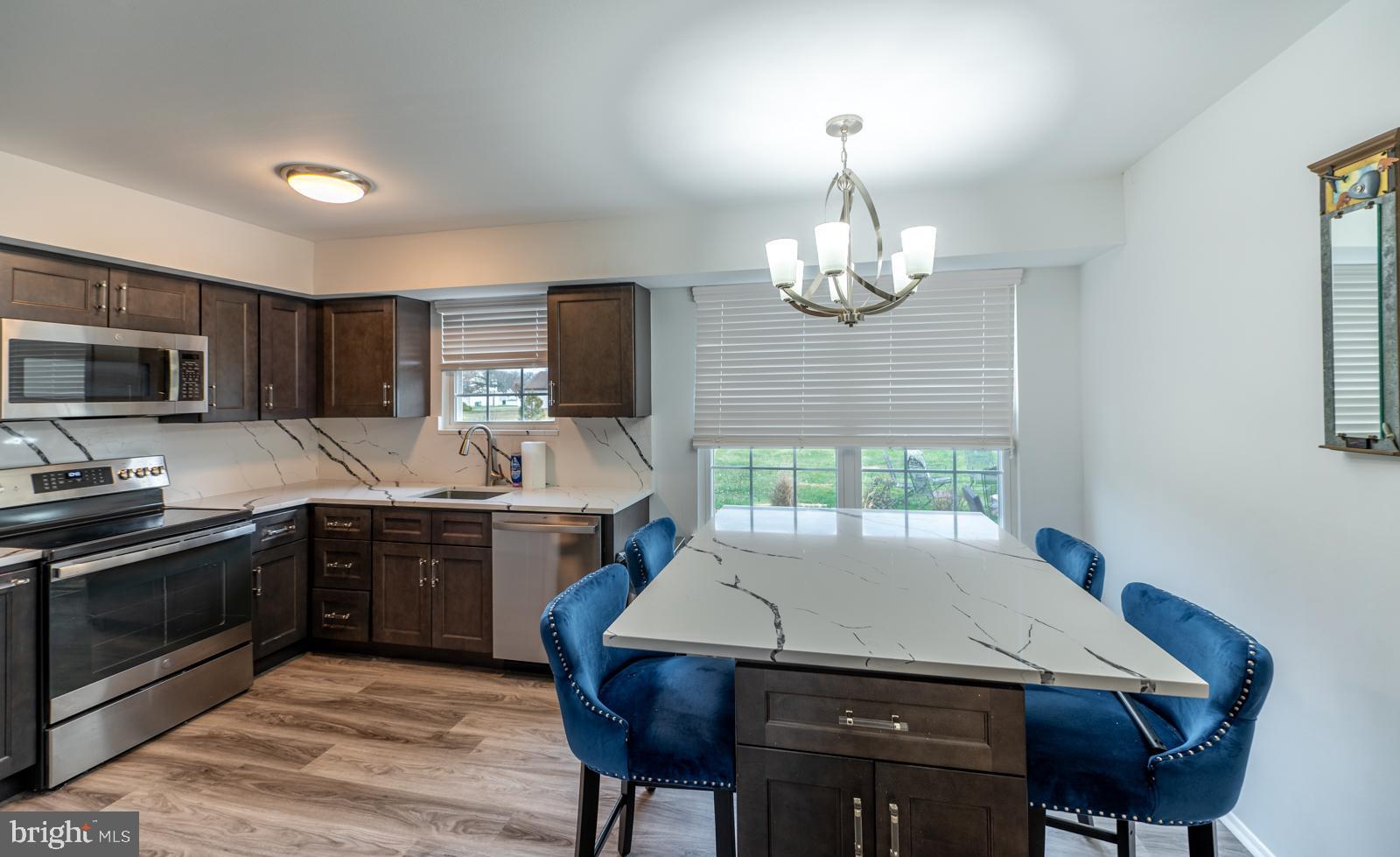 OXFORD GLEN - Residential