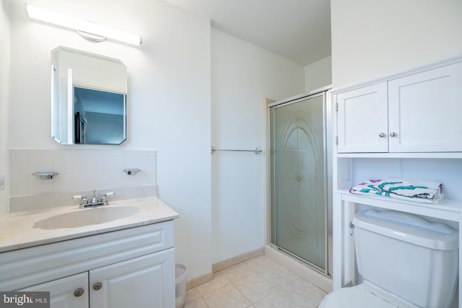 OXFORD GLEN - Residential