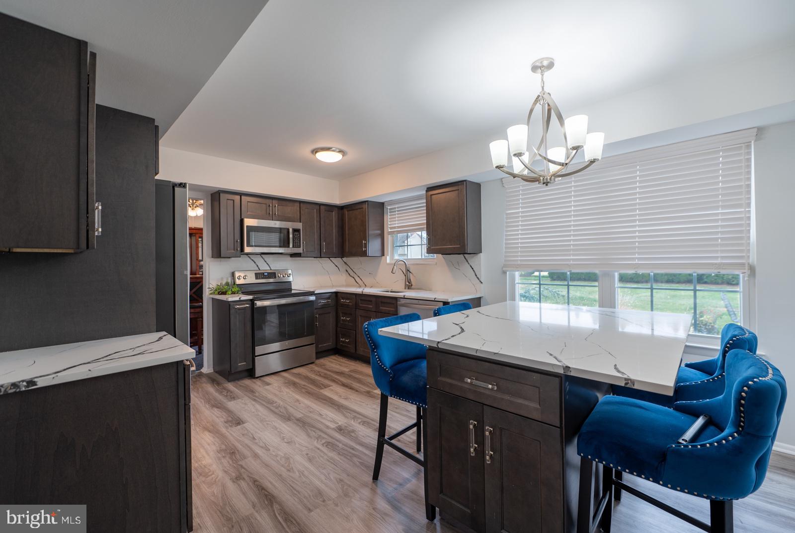 OXFORD GLEN - Residential