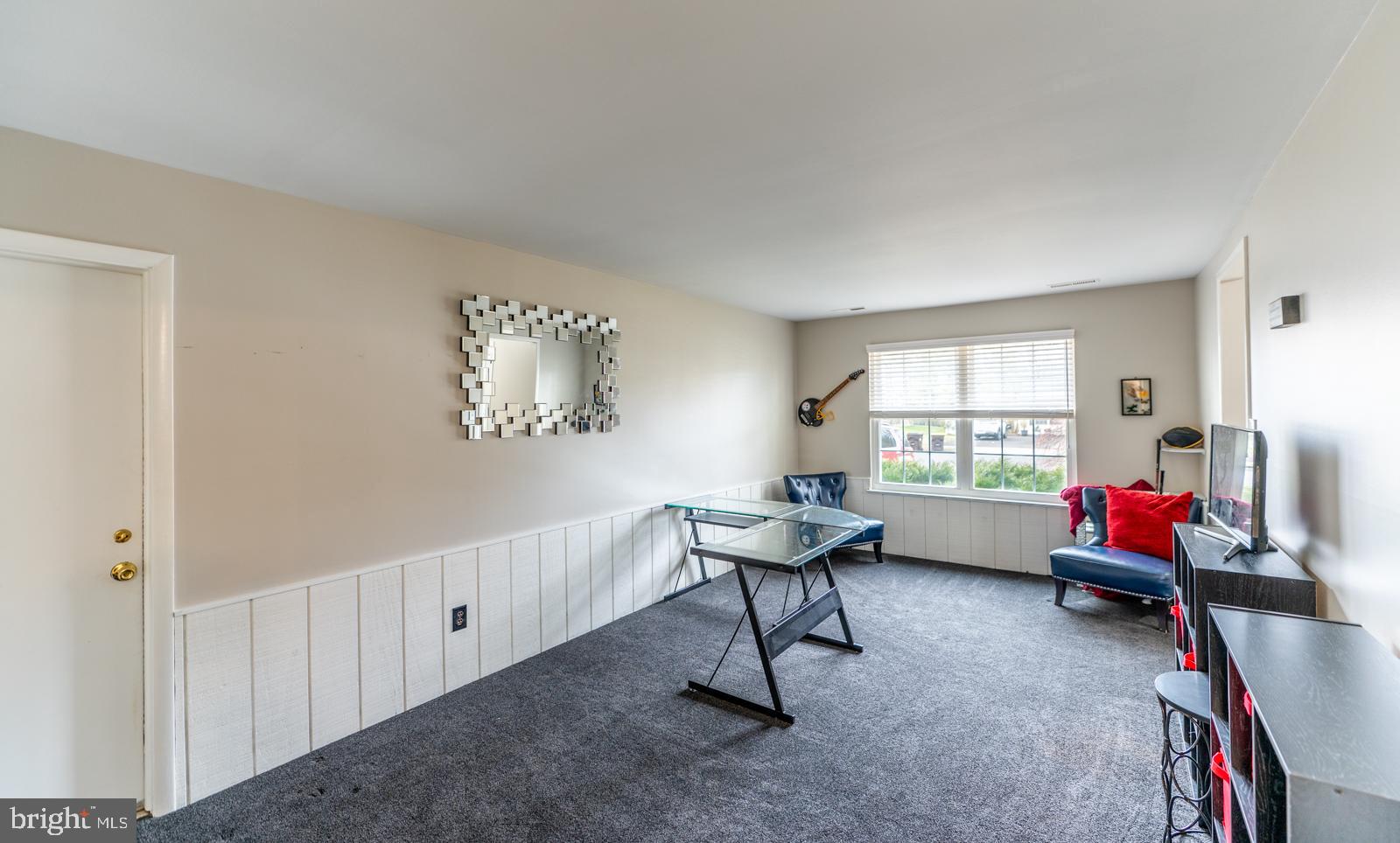 OXFORD GLEN - Residential