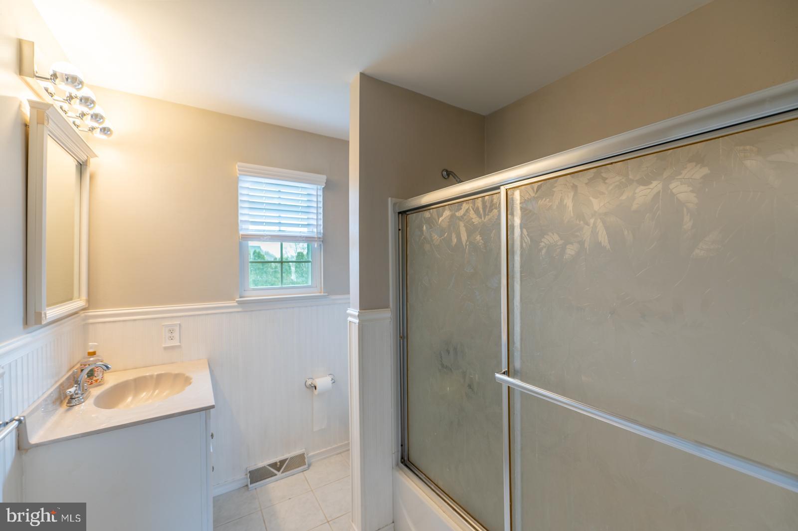 OXFORD GLEN - Residential