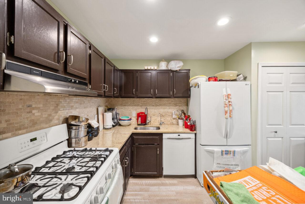 HERITAGE COURT - Residential